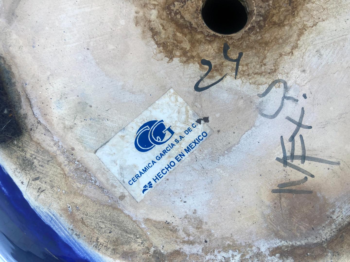 Large Round Michoacano Planters with Handles on Both Sides; a pair For Sale 3