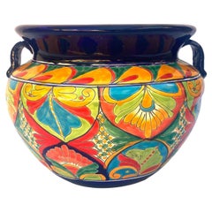 Grandi fioriere rotonde di Michoacano con manici su entrambi i lati; una coppia