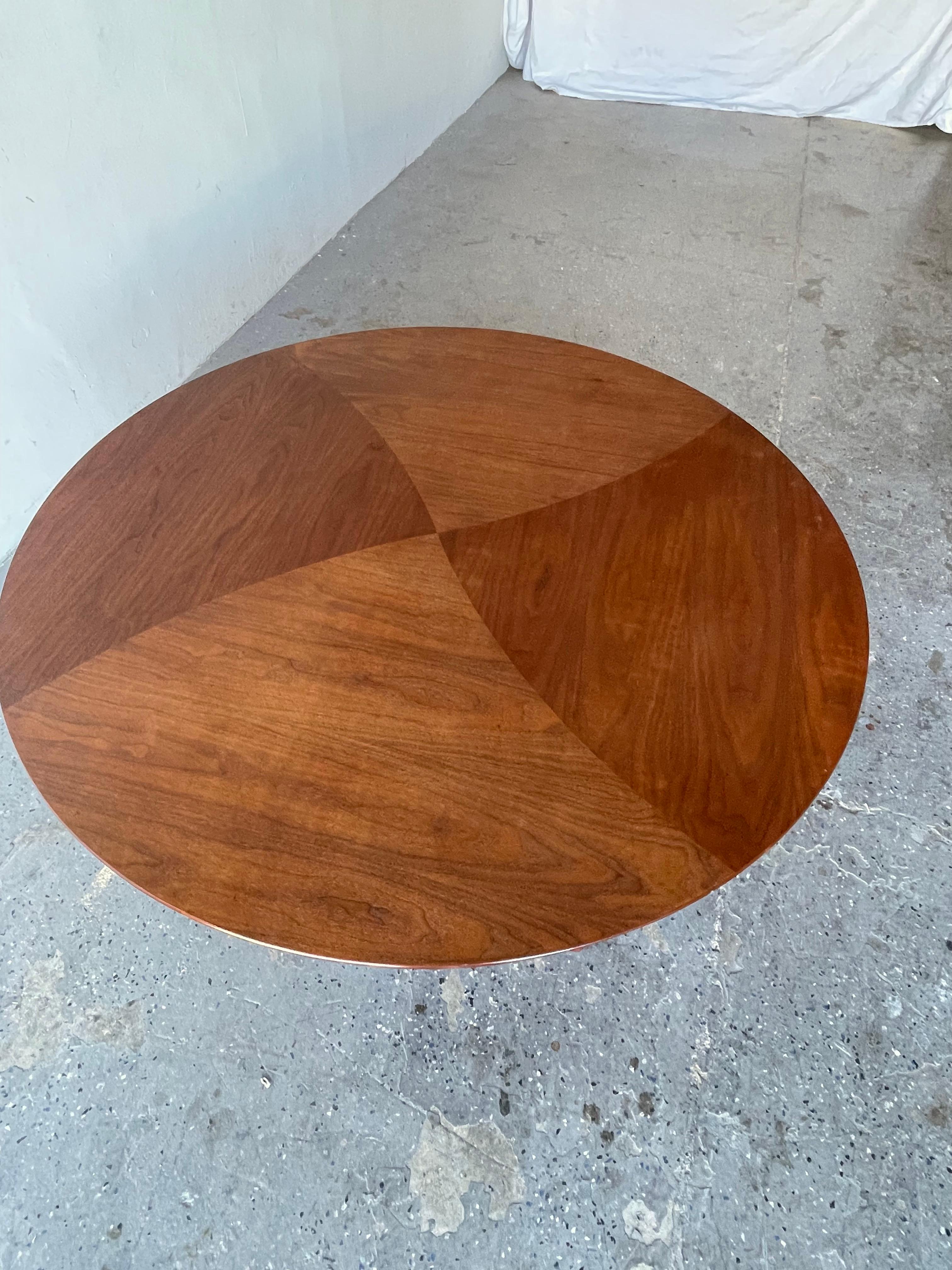 Large round Mid Century Barney Flagg for Drexel Parallel Collection Coffee Table In Good Condition In Las Vegas, NV