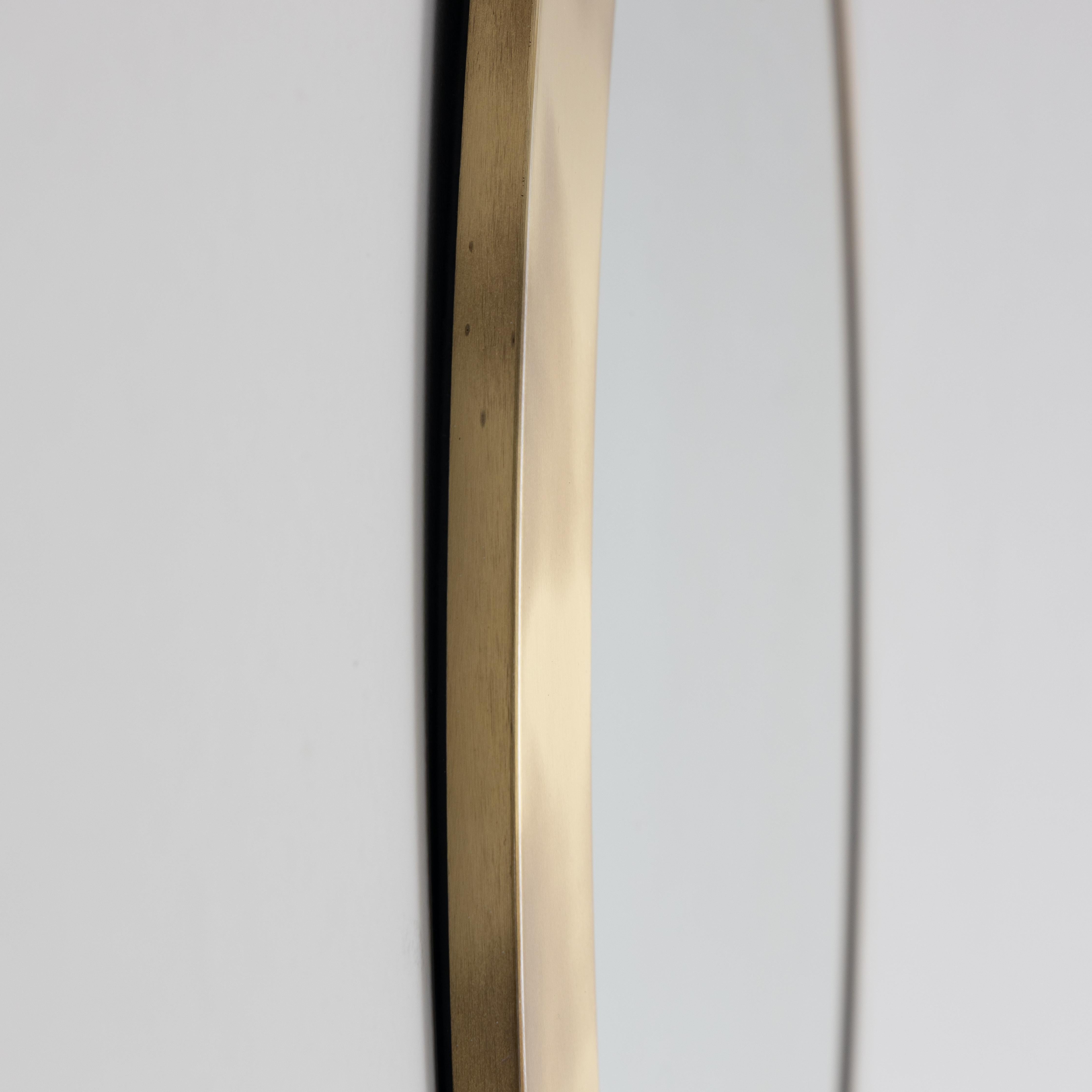 Late 20th Century Large round mirror with brass frame Valenti, 1970 For Sale