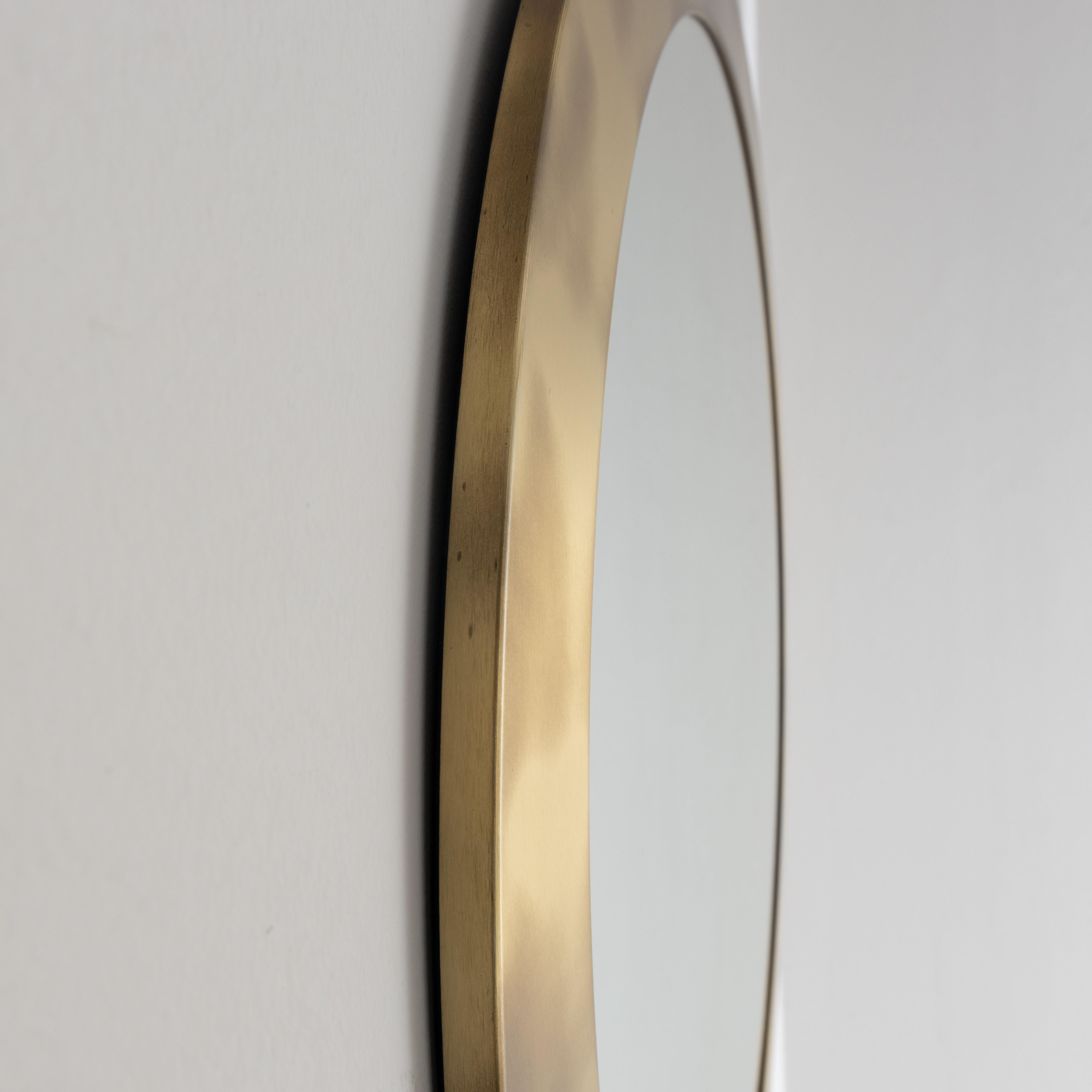 Large round mirror with brass frame Valenti, 1970 For Sale 2