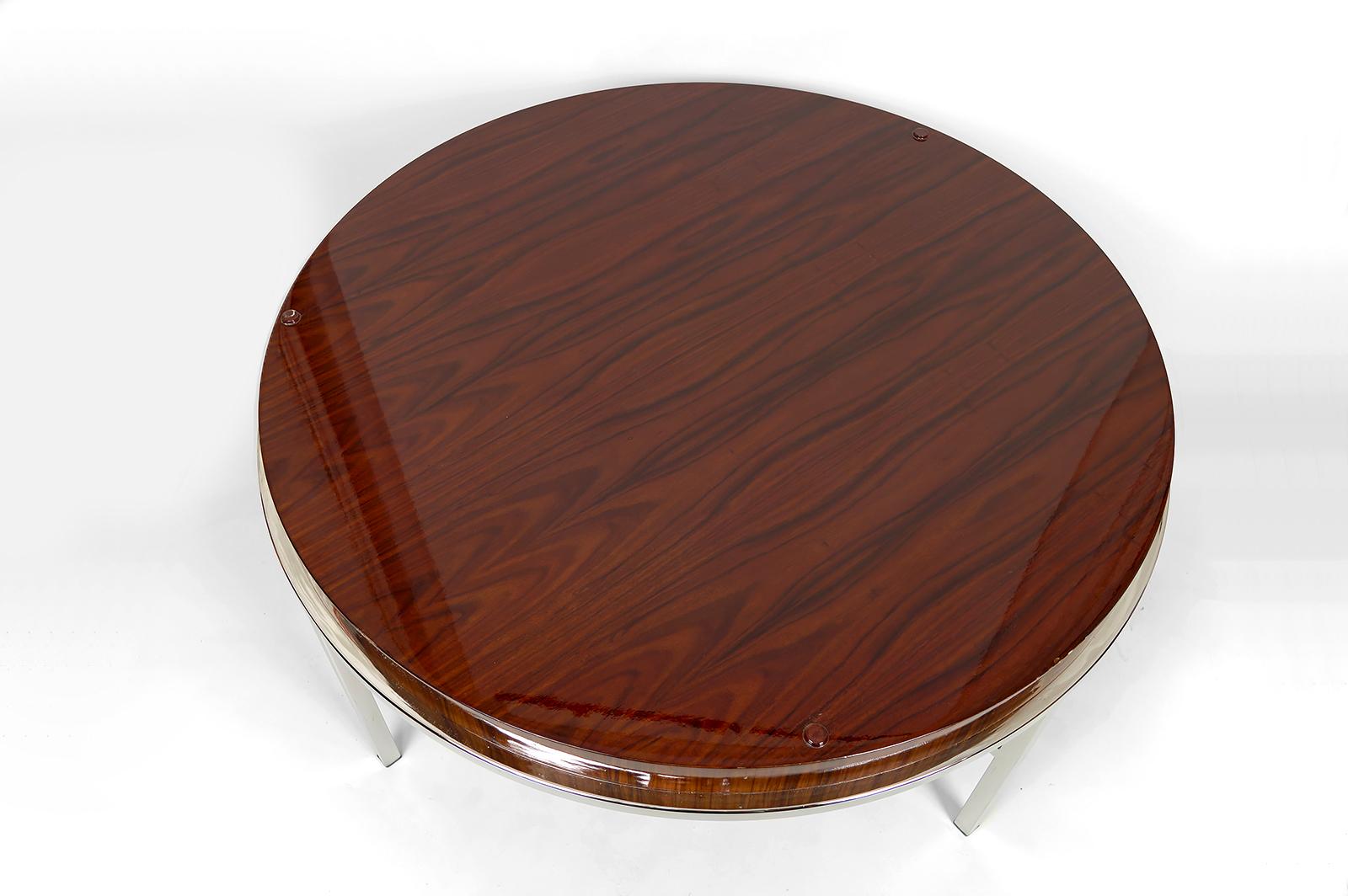 Large Round Modernist Coffee Table, Chrome & Exotic Wood, Italy, Circa 1960–1970 In Good Condition For Sale In VÉZELAY, FR
