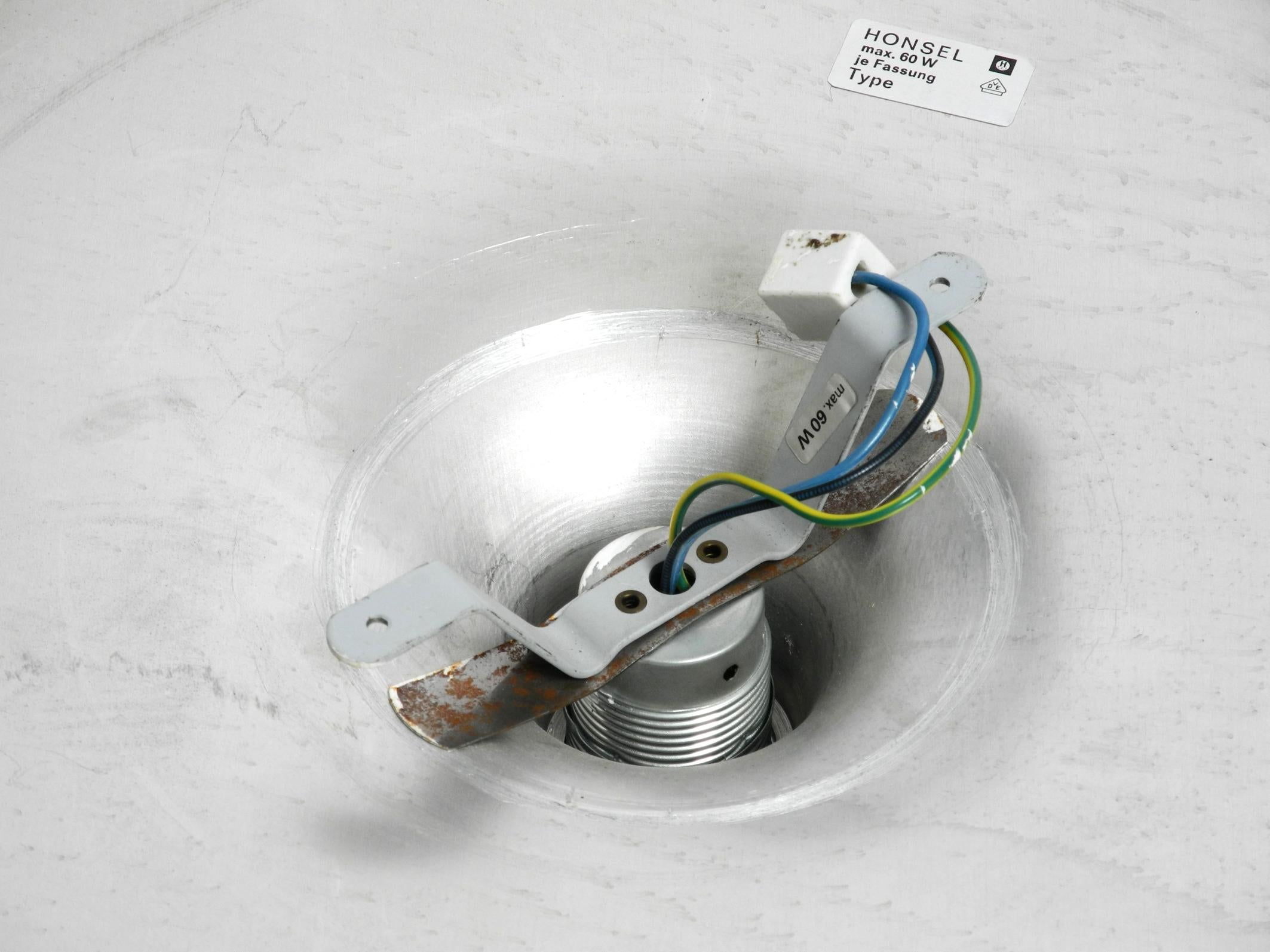 Grande lampada da soffitto o da parete in alluminio originale degli anni '60 di NO AGE di Honsel in vendita 5