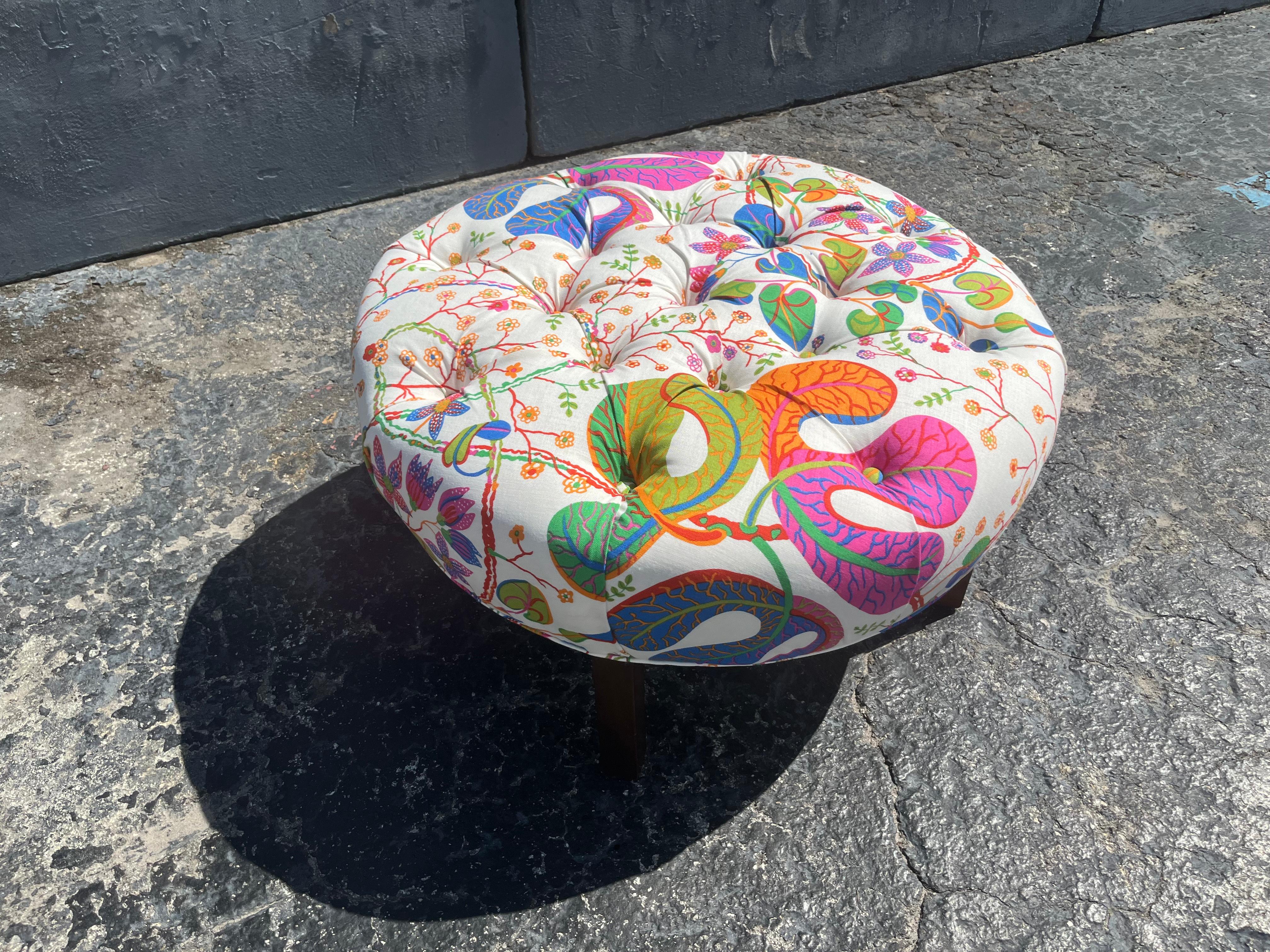 Grand pouf rond Josef Frank Teheran en lin en vente 4