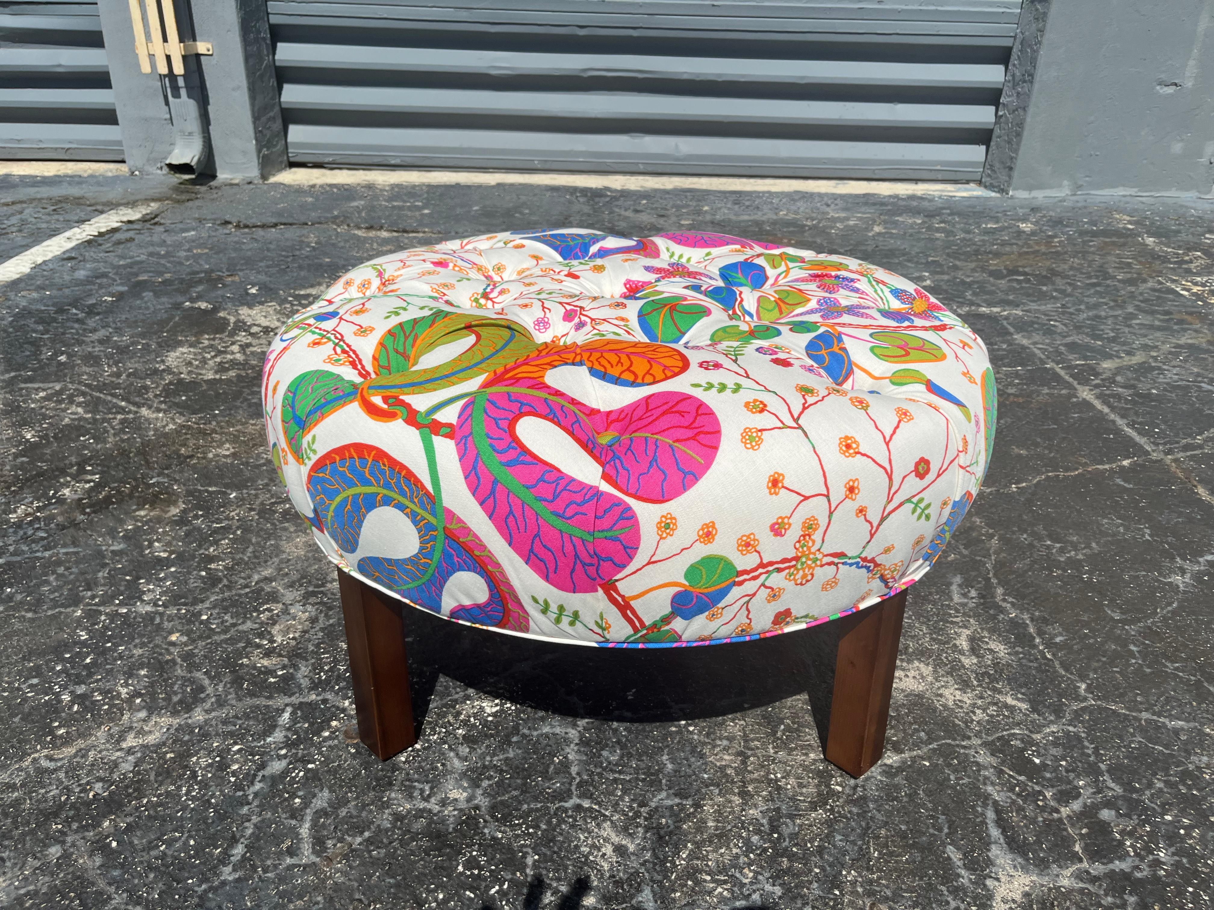 Grand pouf rond Josef Frank Teheran en lin en vente 5