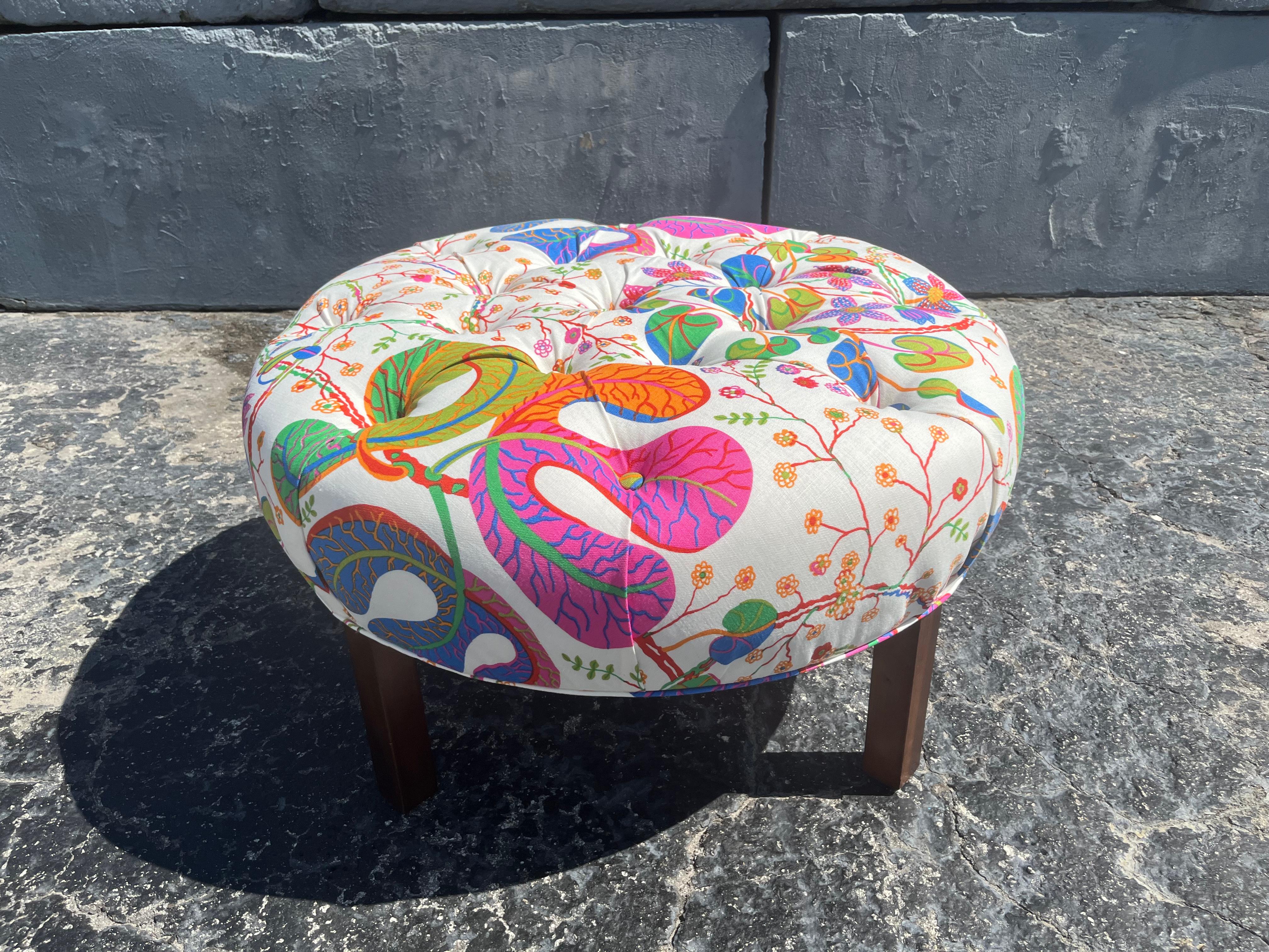 Grand pouf rond Josef Frank Teheran en lin en vente 6