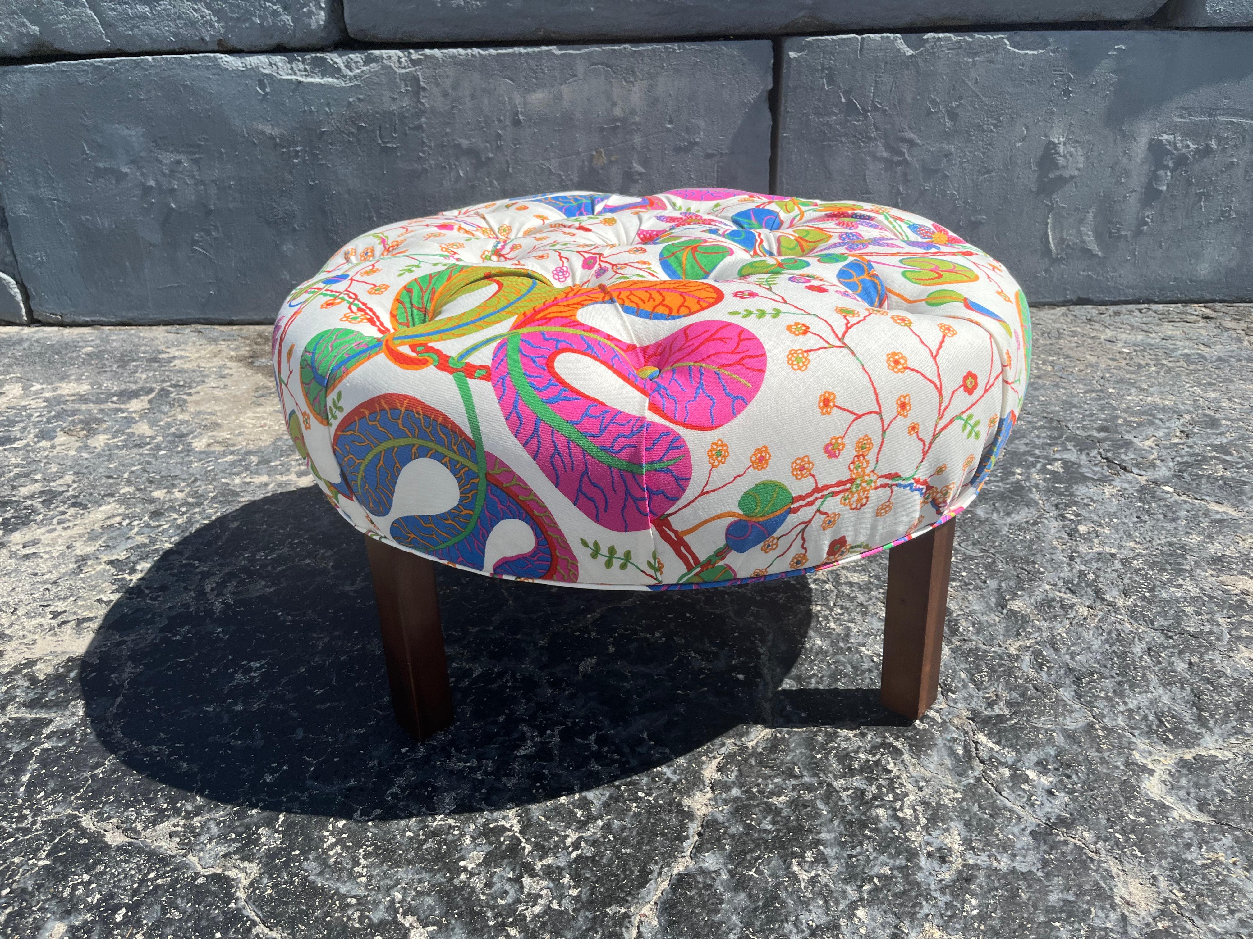 Grand pouf rond Josef Frank Teheran en lin en vente 7