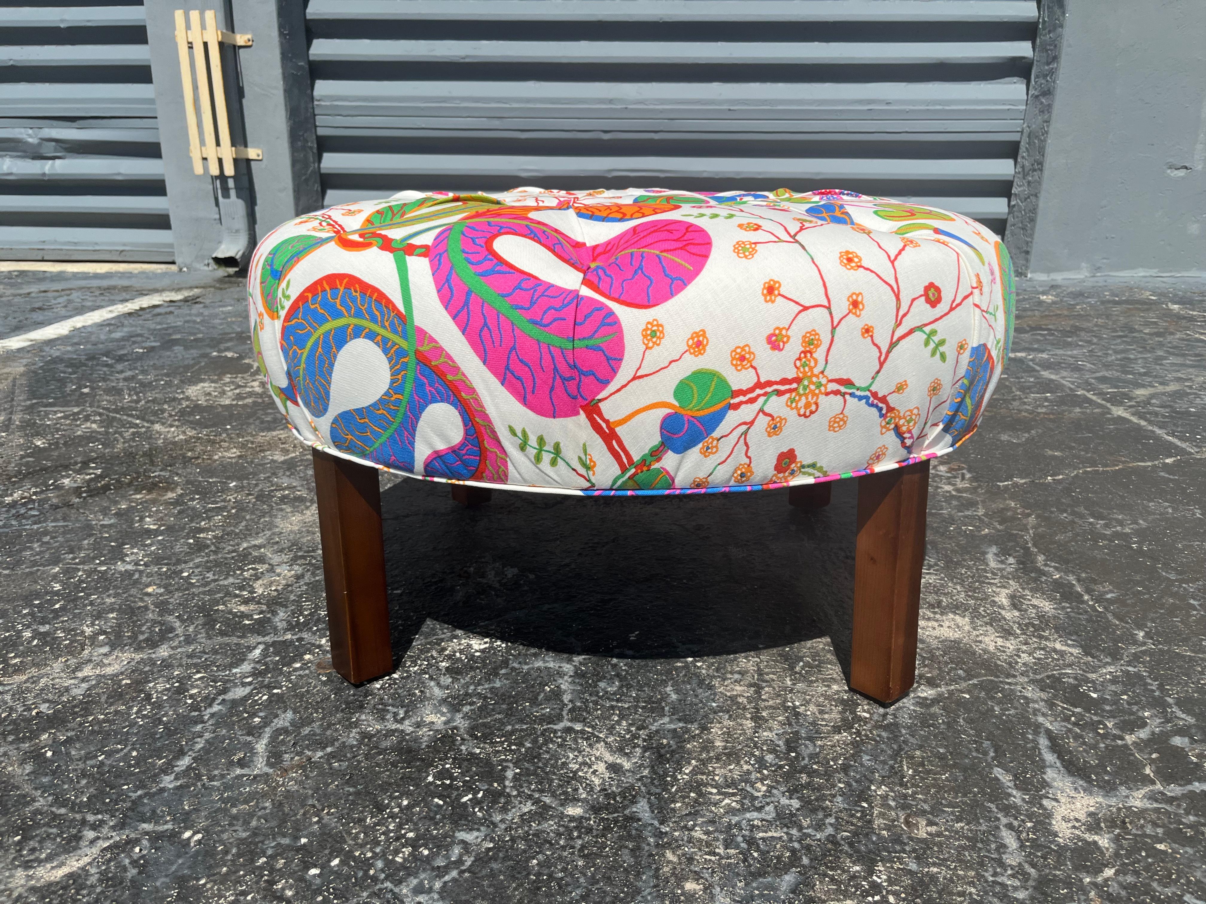 Grand pouf rond Josef Frank Teheran en lin en vente 8