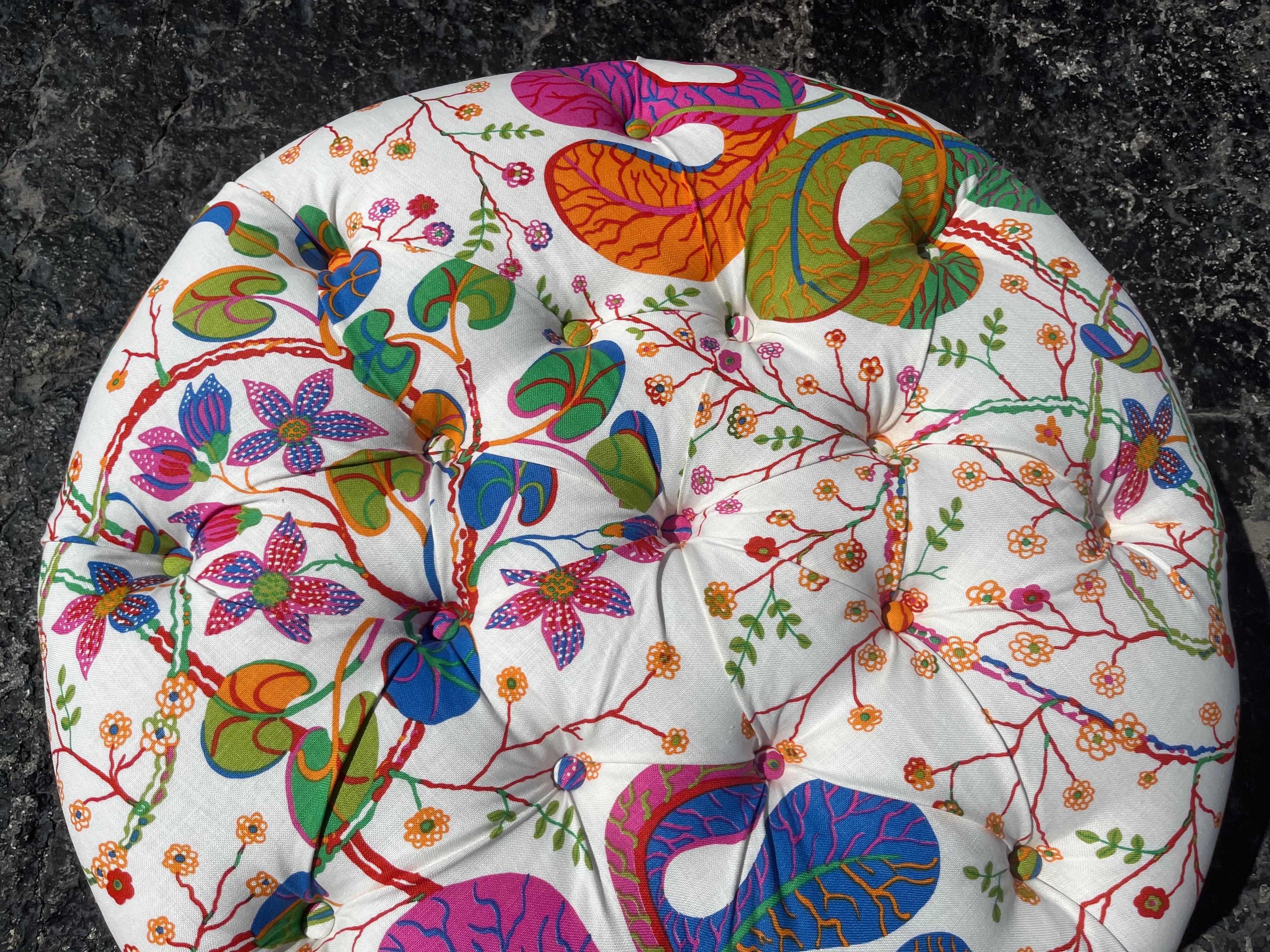 Grand pouf rond Josef Frank Teheran en lin en vente 9