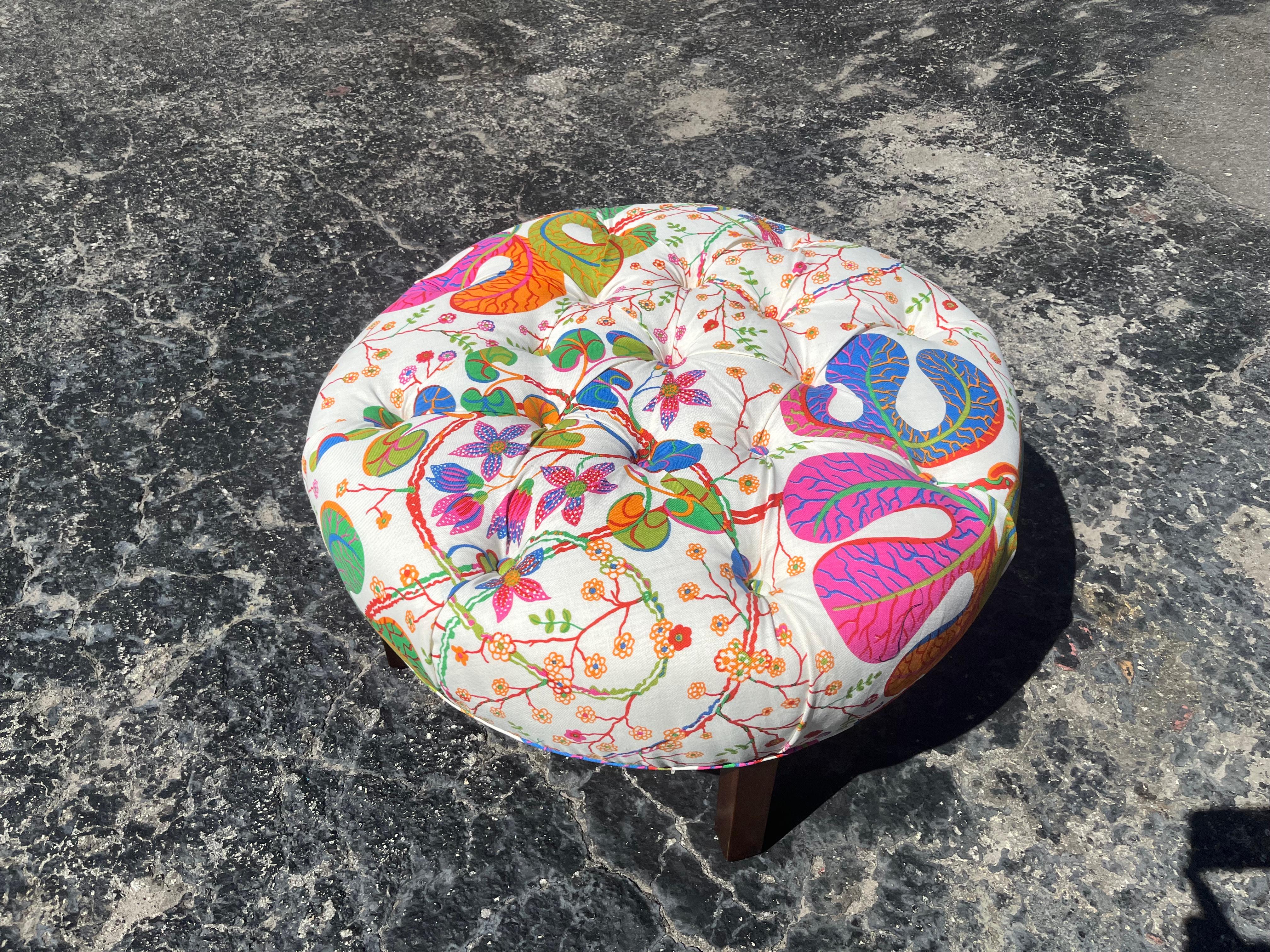 Grand pouf rond Josef Frank Teheran en lin en vente 11
