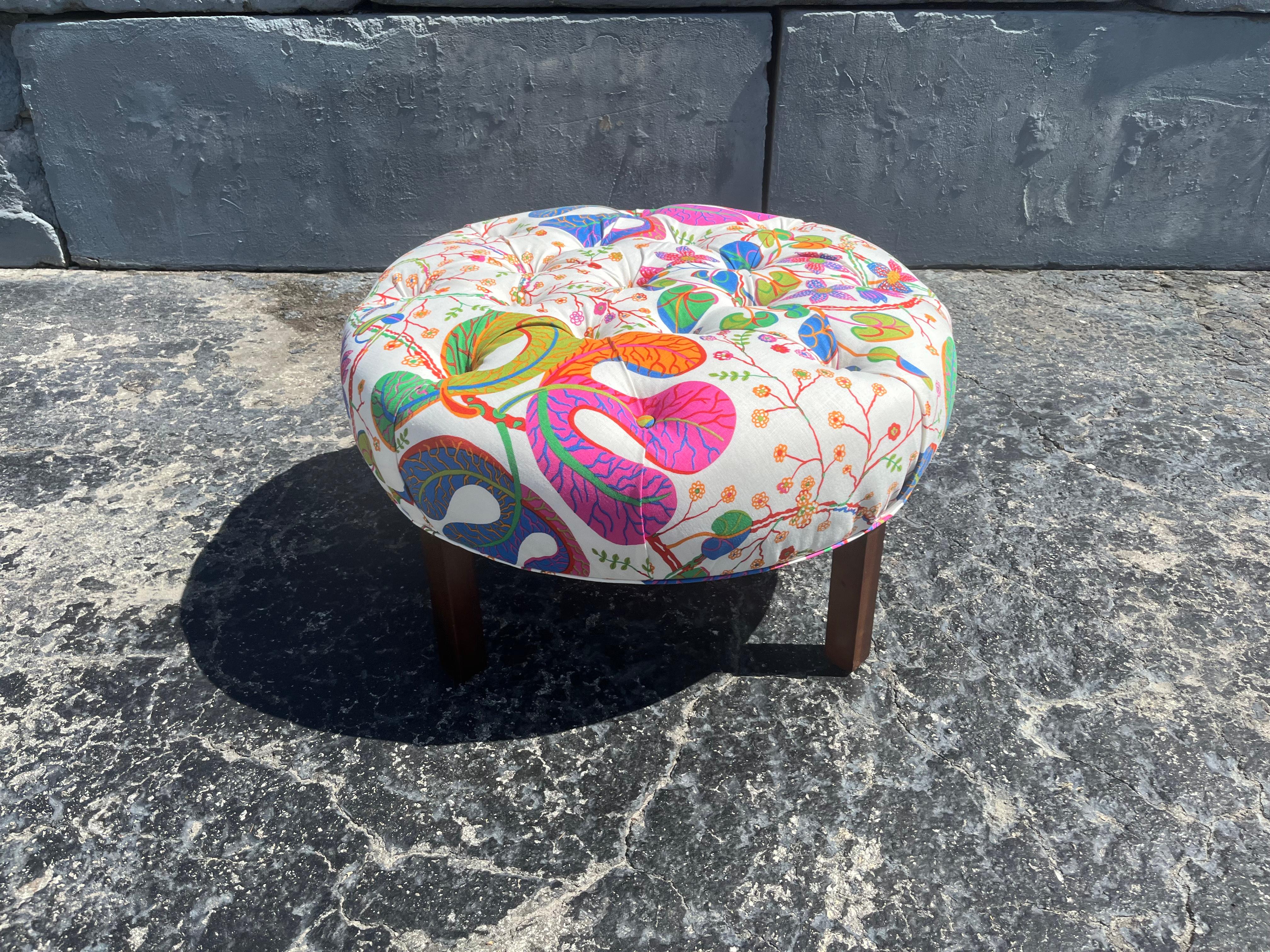 Grand pouf rond Josef Frank Teheran en lin en vente 12