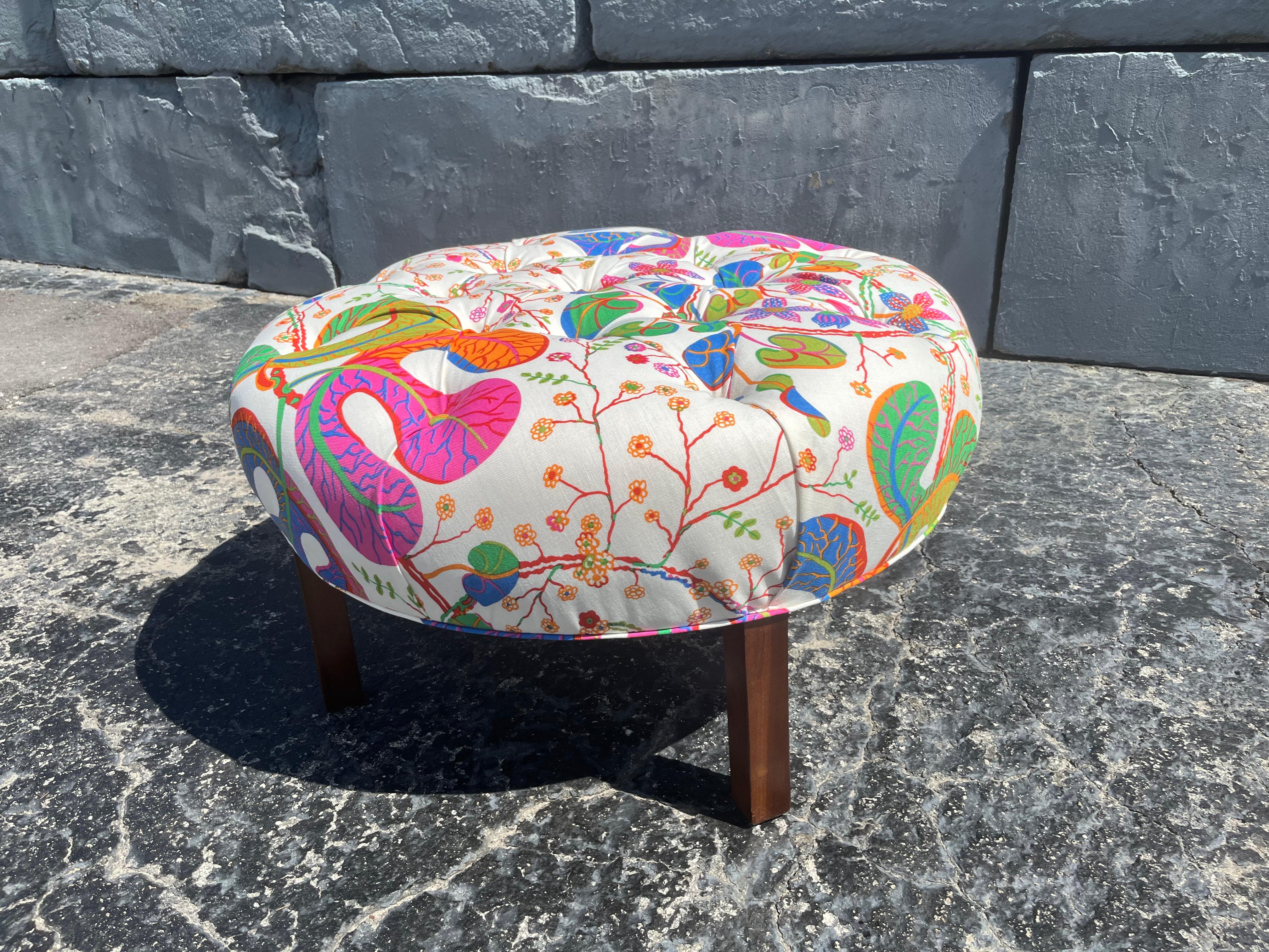 Grand pouf rond Josef Frank Teheran en lin en vente 13