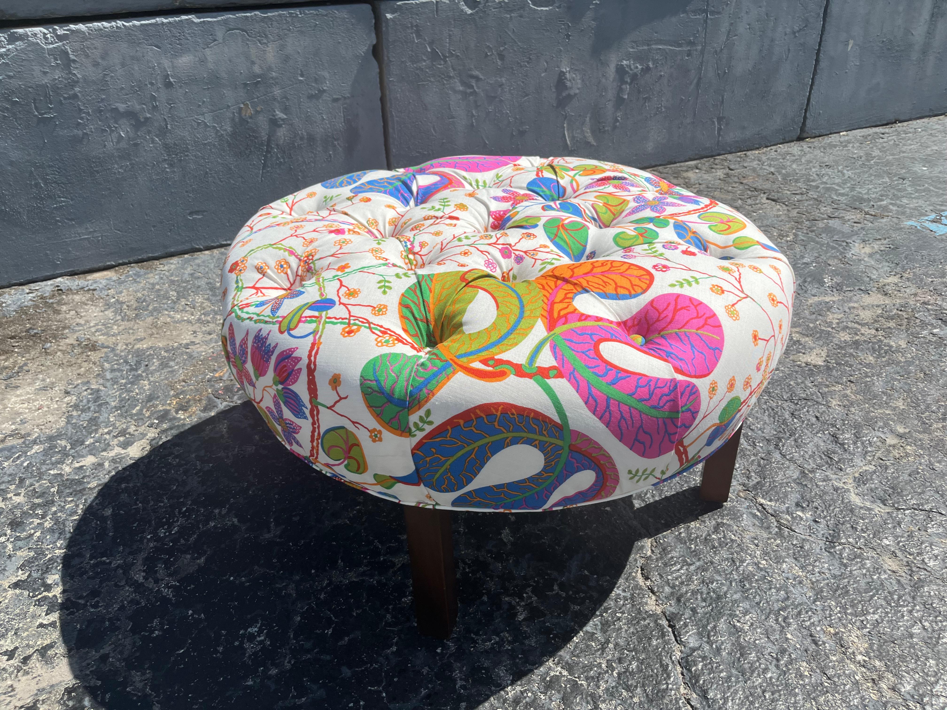 Grand pouf rond Josef Frank Teheran en lin en vente 2