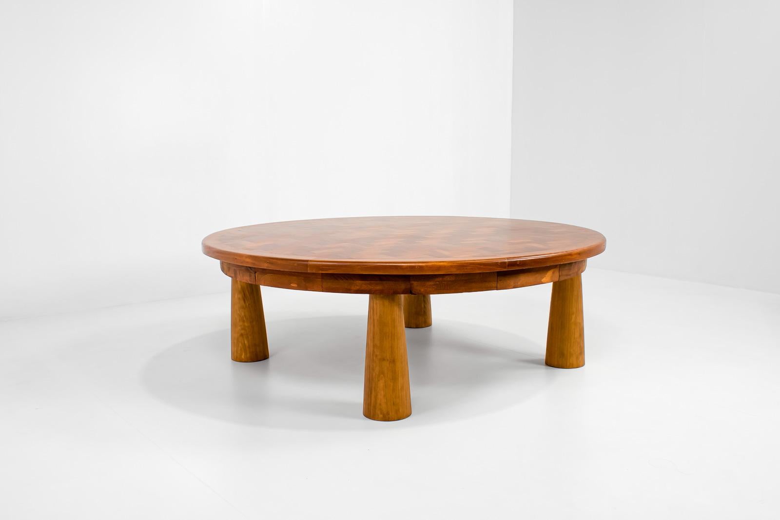 1950s, Large Round Parquet Coffee Table with Conical Legs, Spain In Good Condition In Antwerp, BE