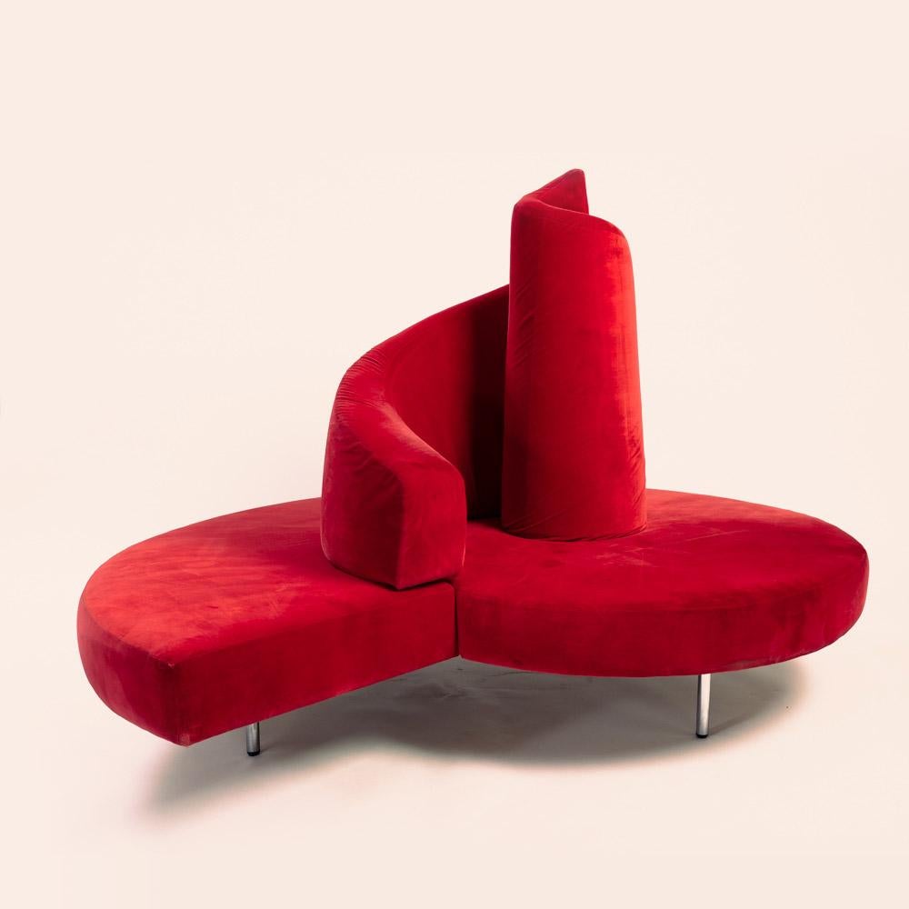 Großes rundes Sofa aus rotem Samt mit Turm von Edra  im Angebot 7