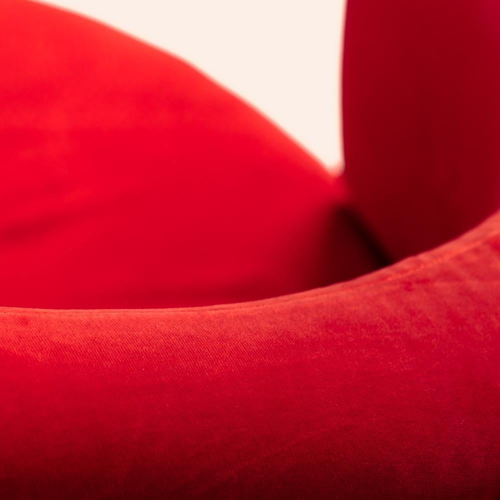 Großes rundes Sofa aus rotem Samt mit Turm von Edra  im Angebot 8