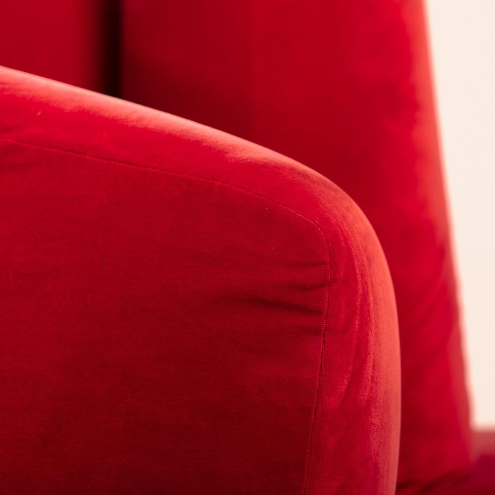 Großes rundes Sofa aus rotem Samt mit Turm von Edra  im Angebot 11