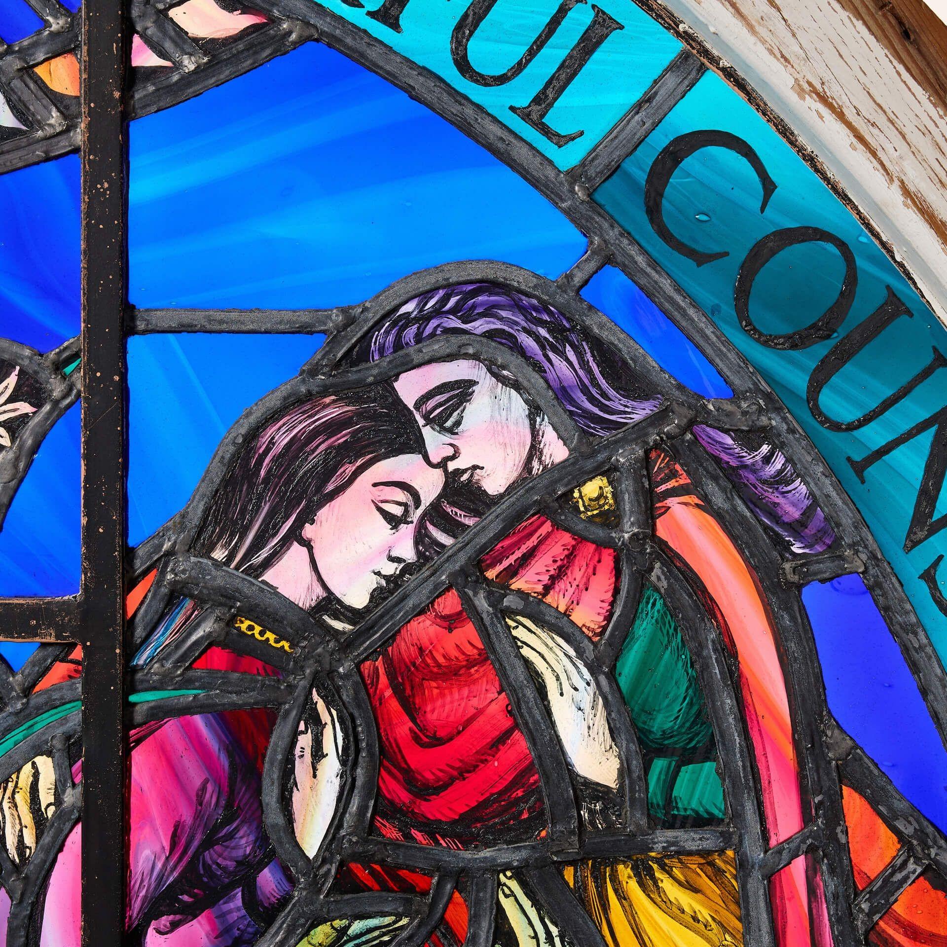 Anglais Grande vitrine ronde d'église écossaise en verre religieux