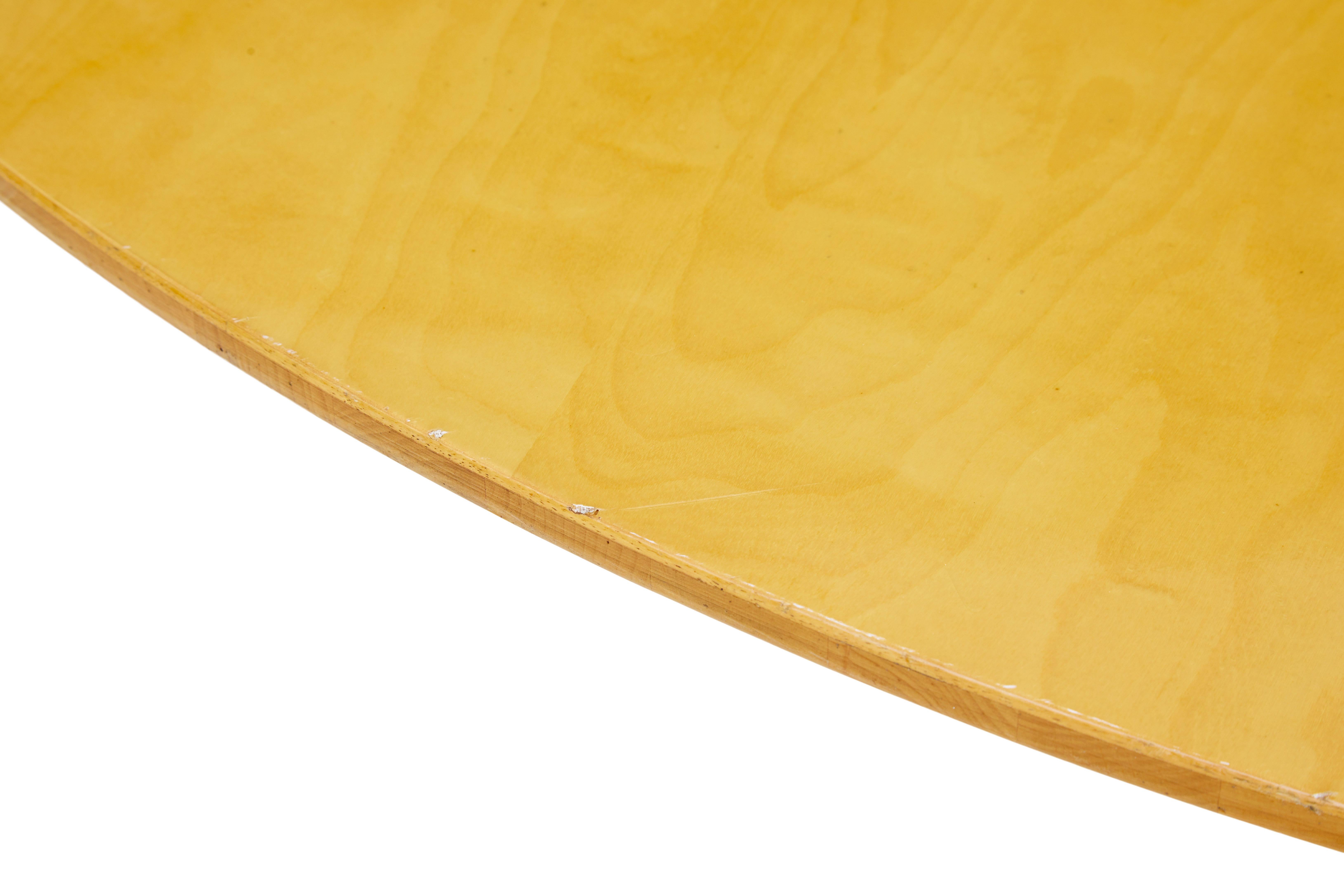 Large round Scandinavian Bruno Mathsson birch dining table In Good Condition For Sale In Debenham, Suffolk