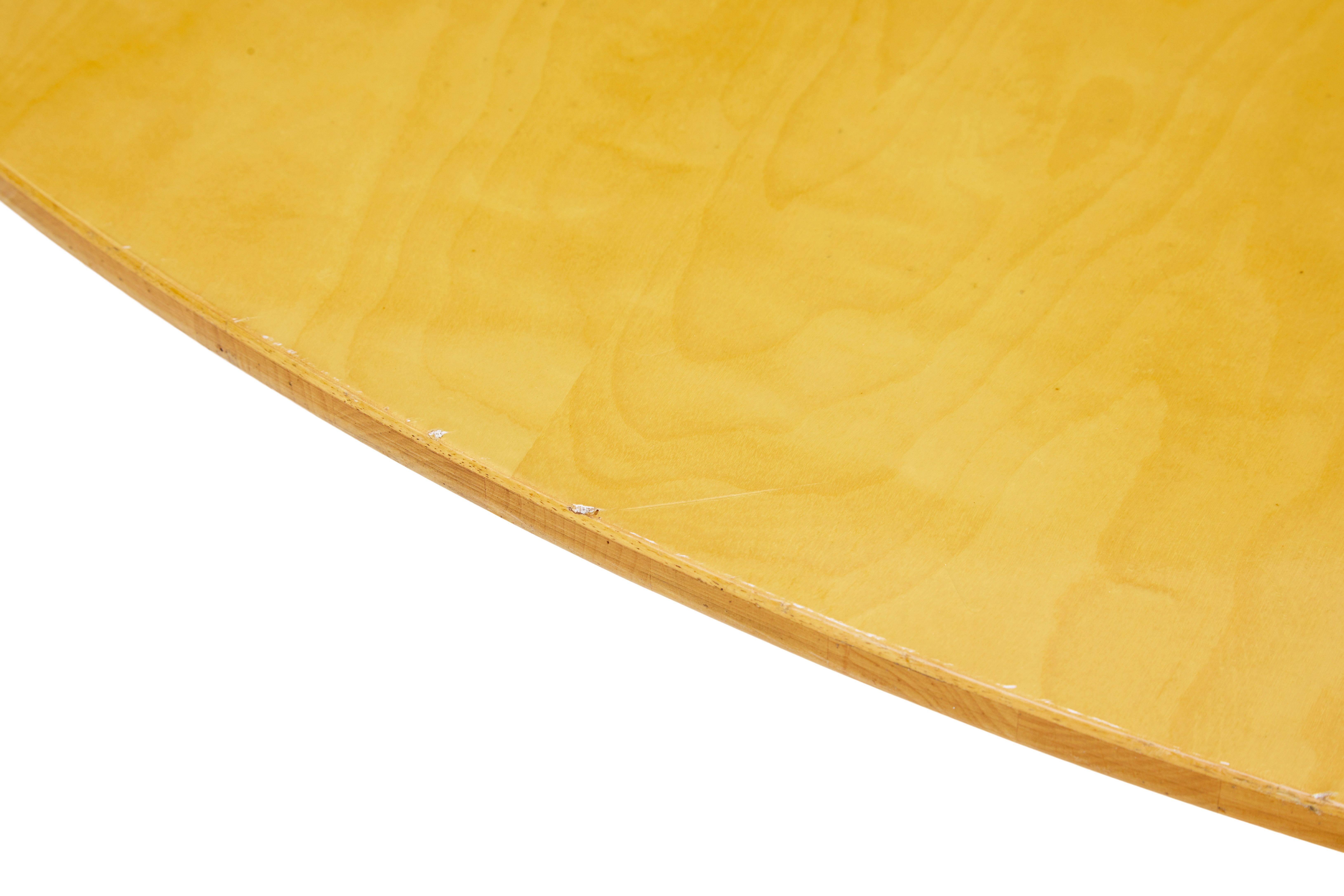 Large round Scandinavian Bruno Mathsson birch dining table en Bueno estado para la venta en Debenham, Suffolk