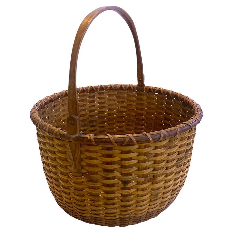 Large Round Signed Nantucket Lightship Basket by Folger For Sale at 1stDibs