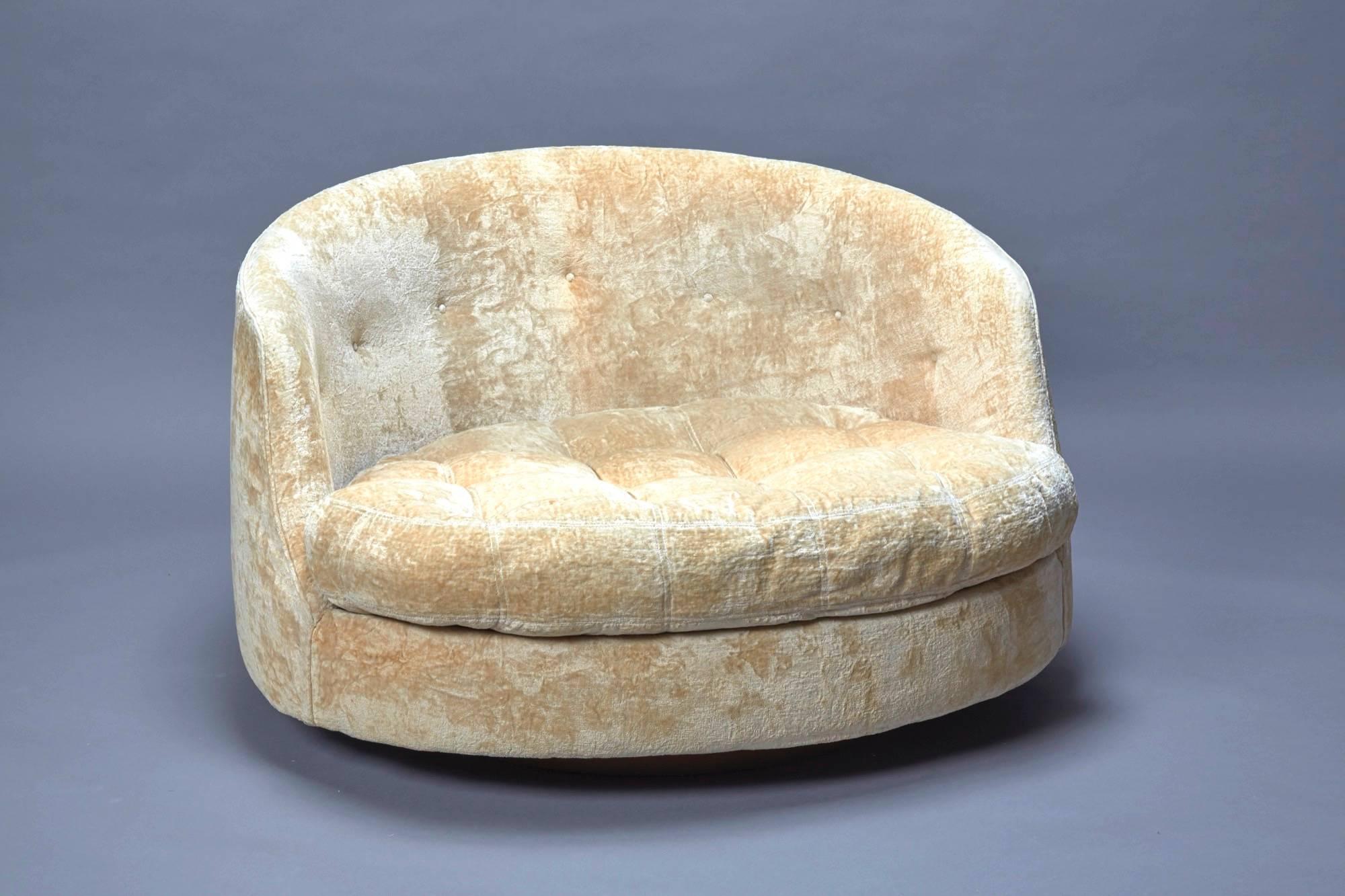 Mid-20th Century Large Round Swivel Lounge Chair by Milo Baughman for Thayer Coggin