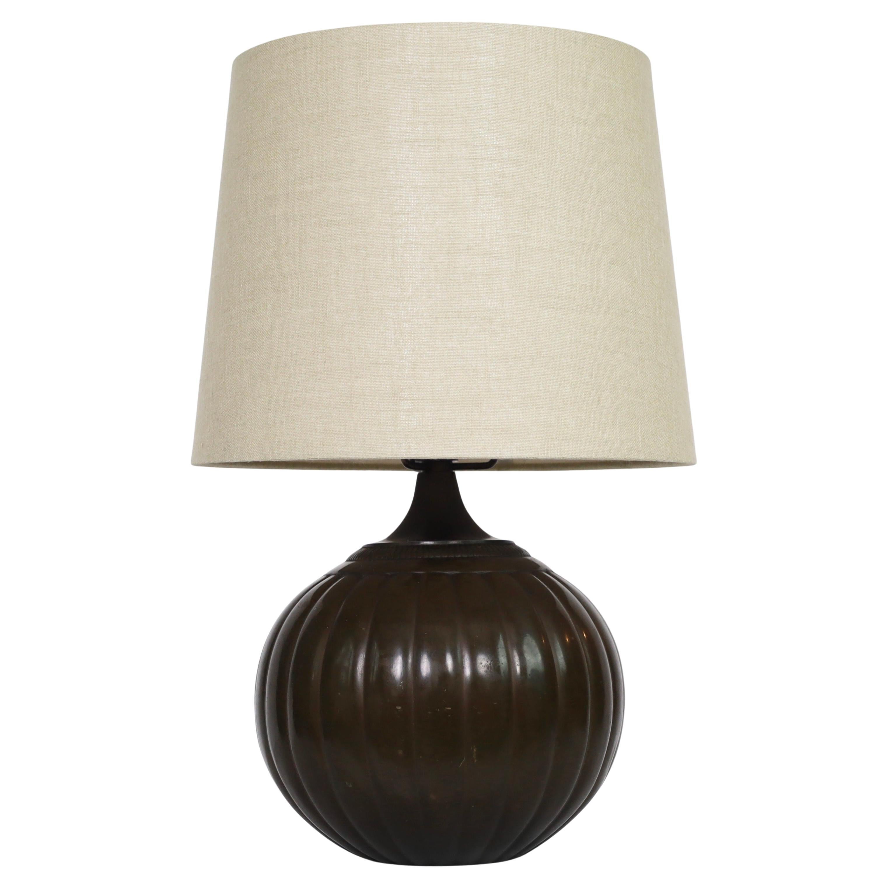 Grande lampe de table ronde par Just Andersen, années 1930, Danemark