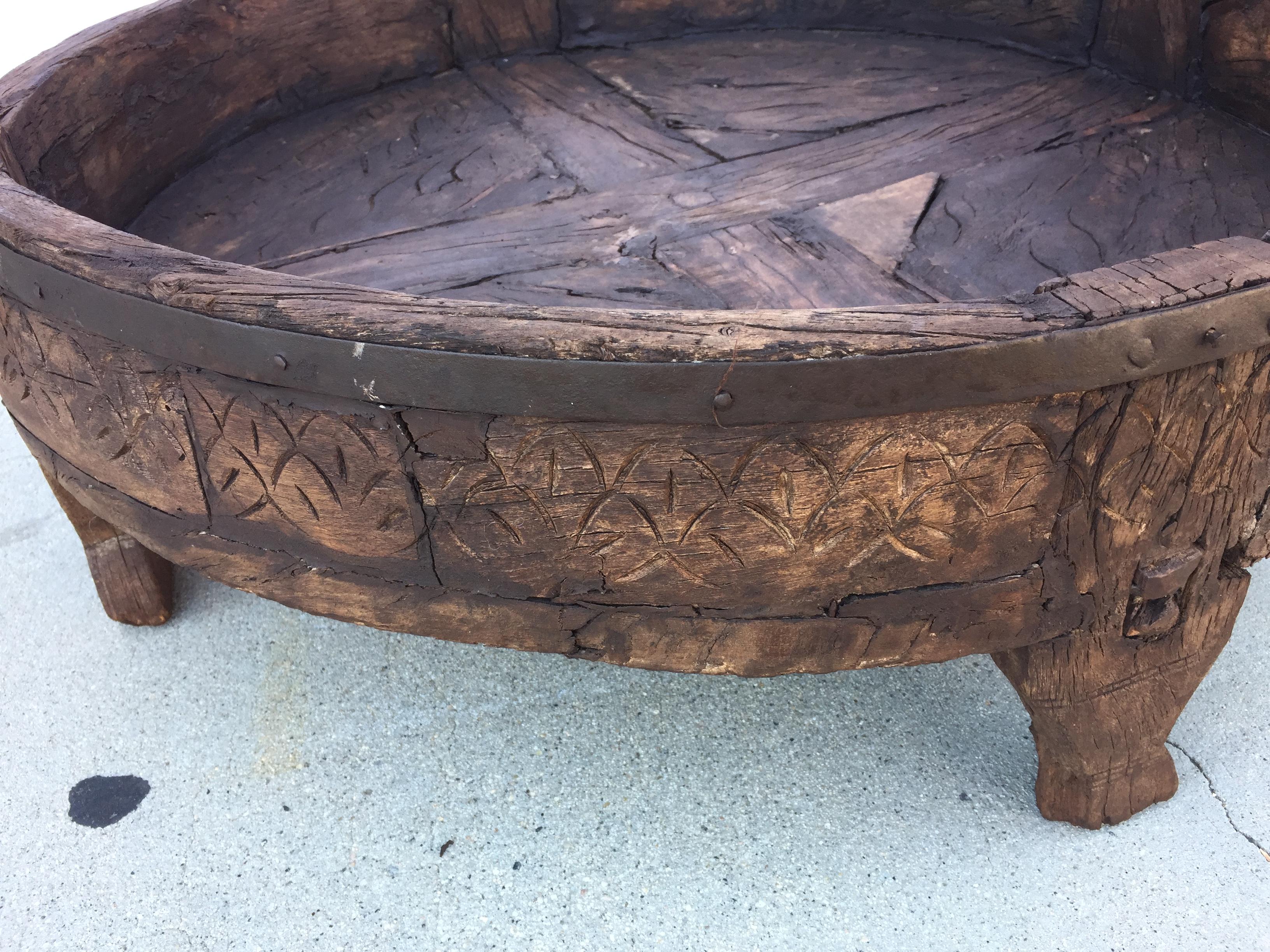 Large Round Tribal Low Grinder Table from India In Distressed Condition In North Hollywood, CA