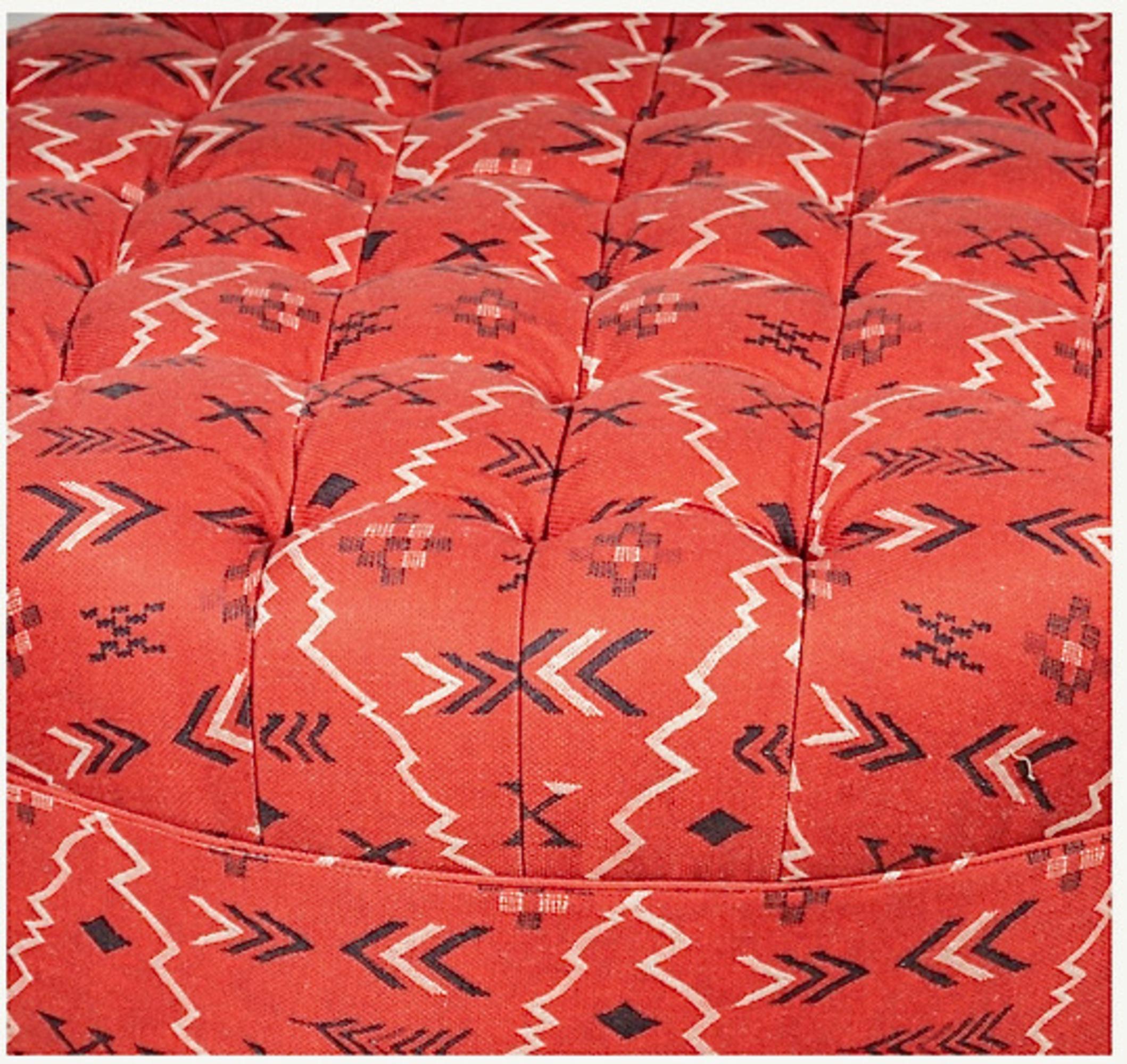 Grand pouf rond touffeté à motif amérindien en vente 3