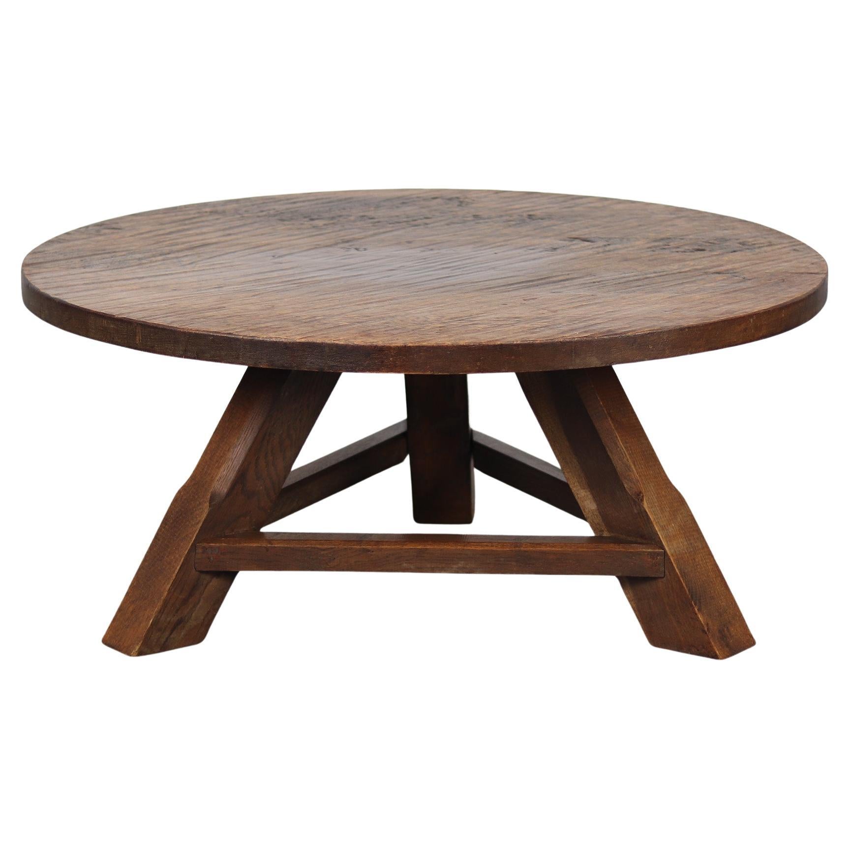 Gran mesa de centro de granja redonda de roble Brutalista Vintage