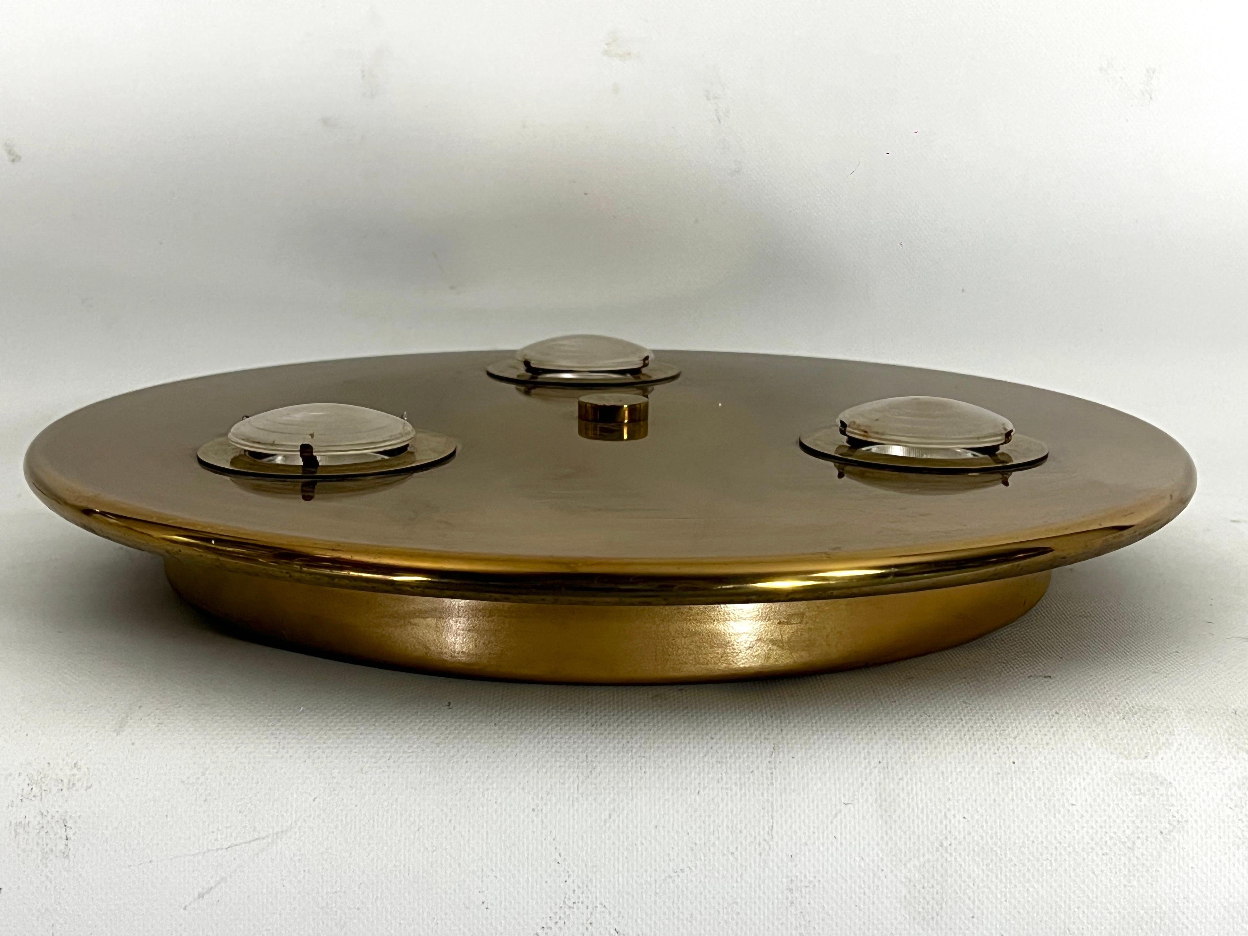 Large round vintage ceiling lamp in bronzed brass. Italy 1970s For Sale 2