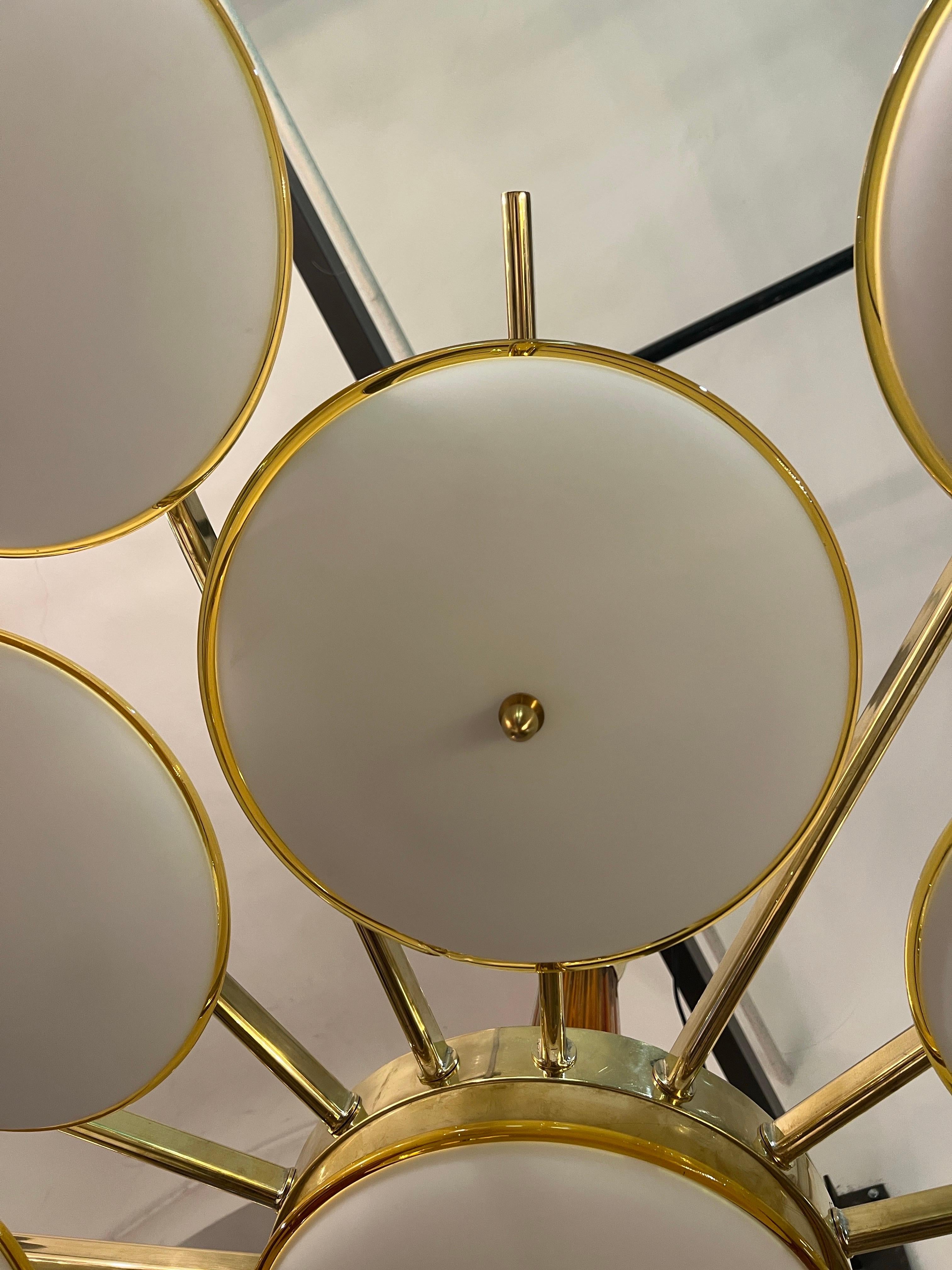 Large Round White and Amber Toned Murano Glass Chandelier by Vistosi, 1970 For Sale 3