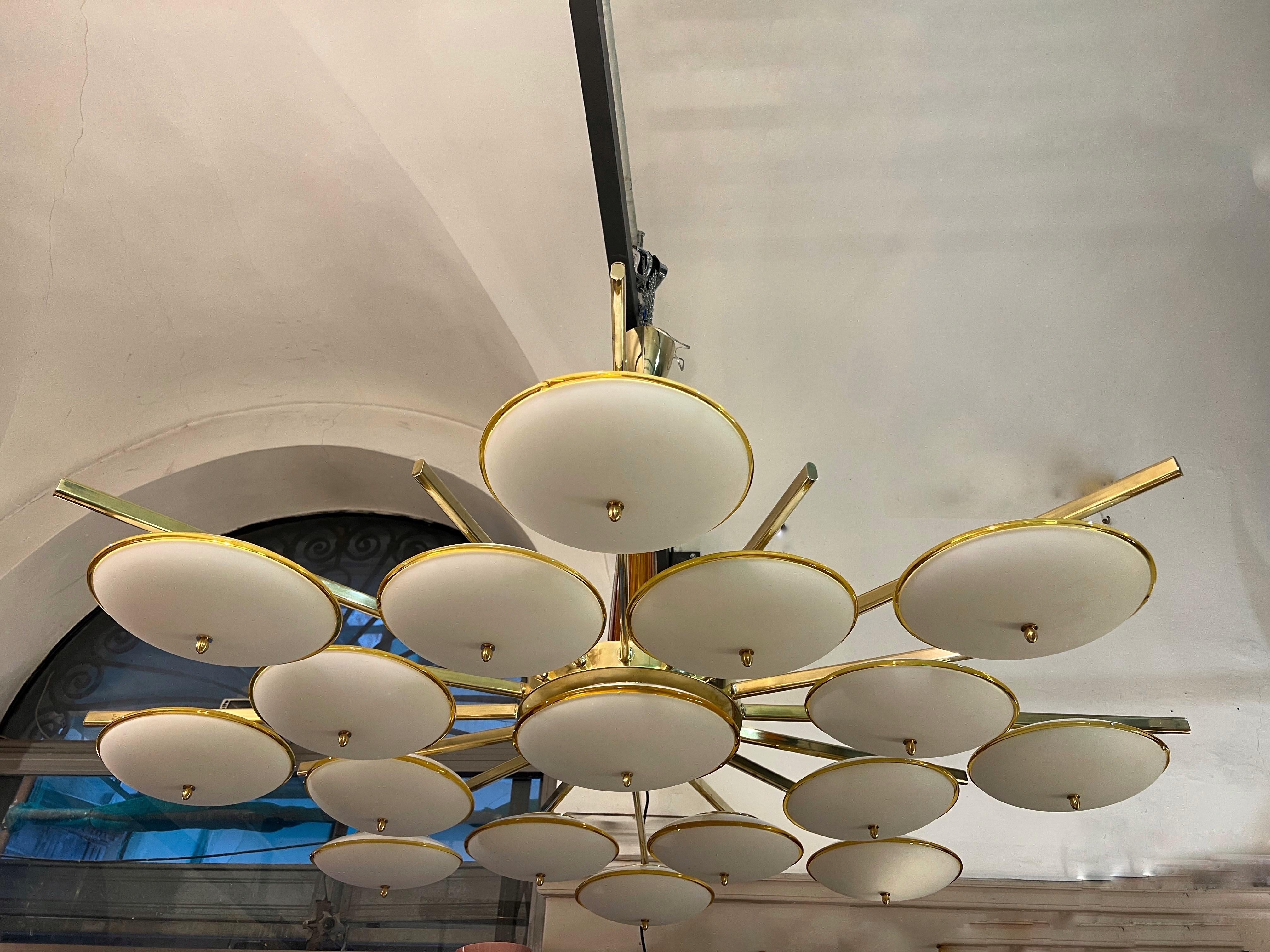 Large Round White and Amber Toned Murano Glass Chandelier by Vistosi, 1970 For Sale 7