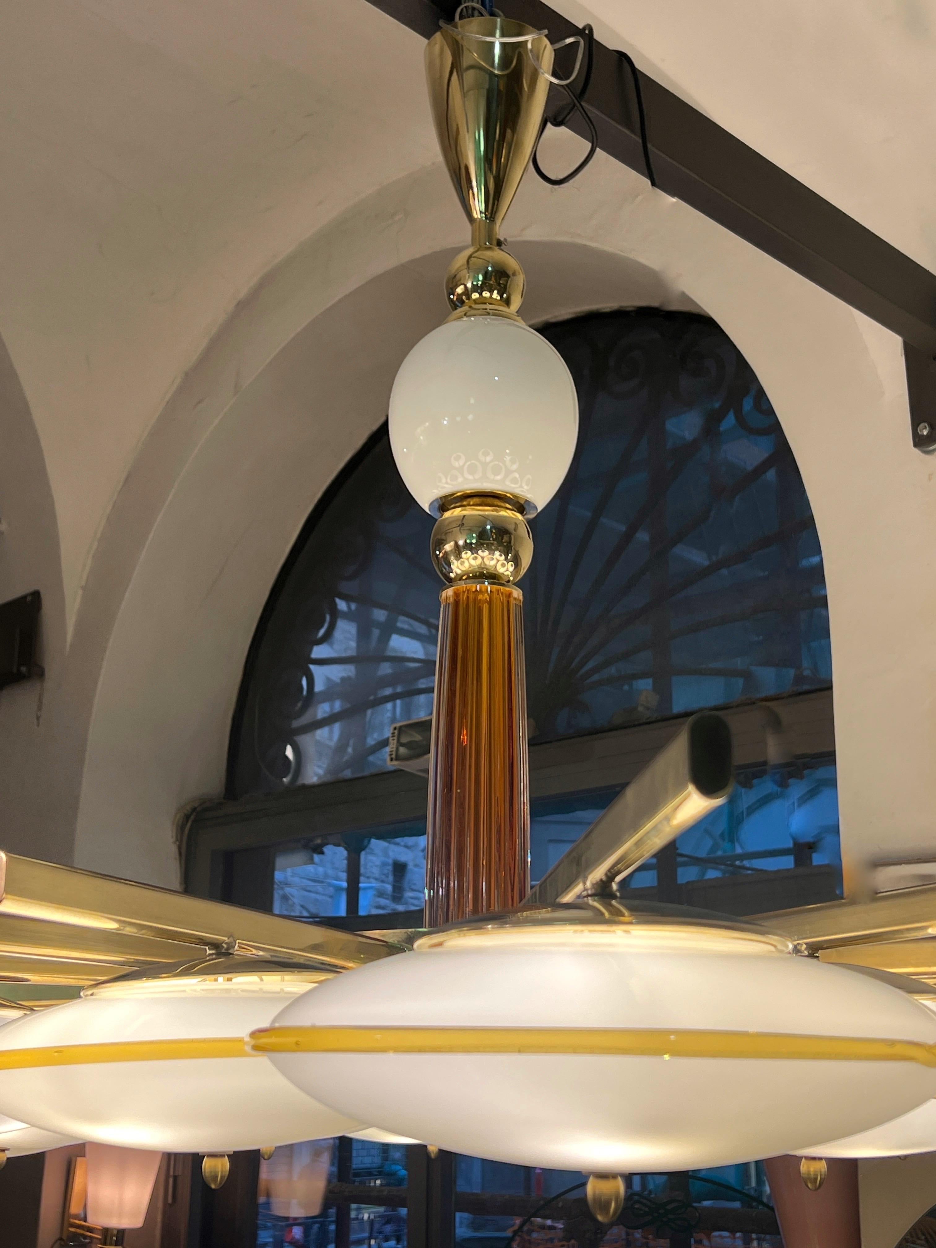Brass Large Round White and Amber Toned Murano Glass Chandelier by Vistosi, 1970 For Sale