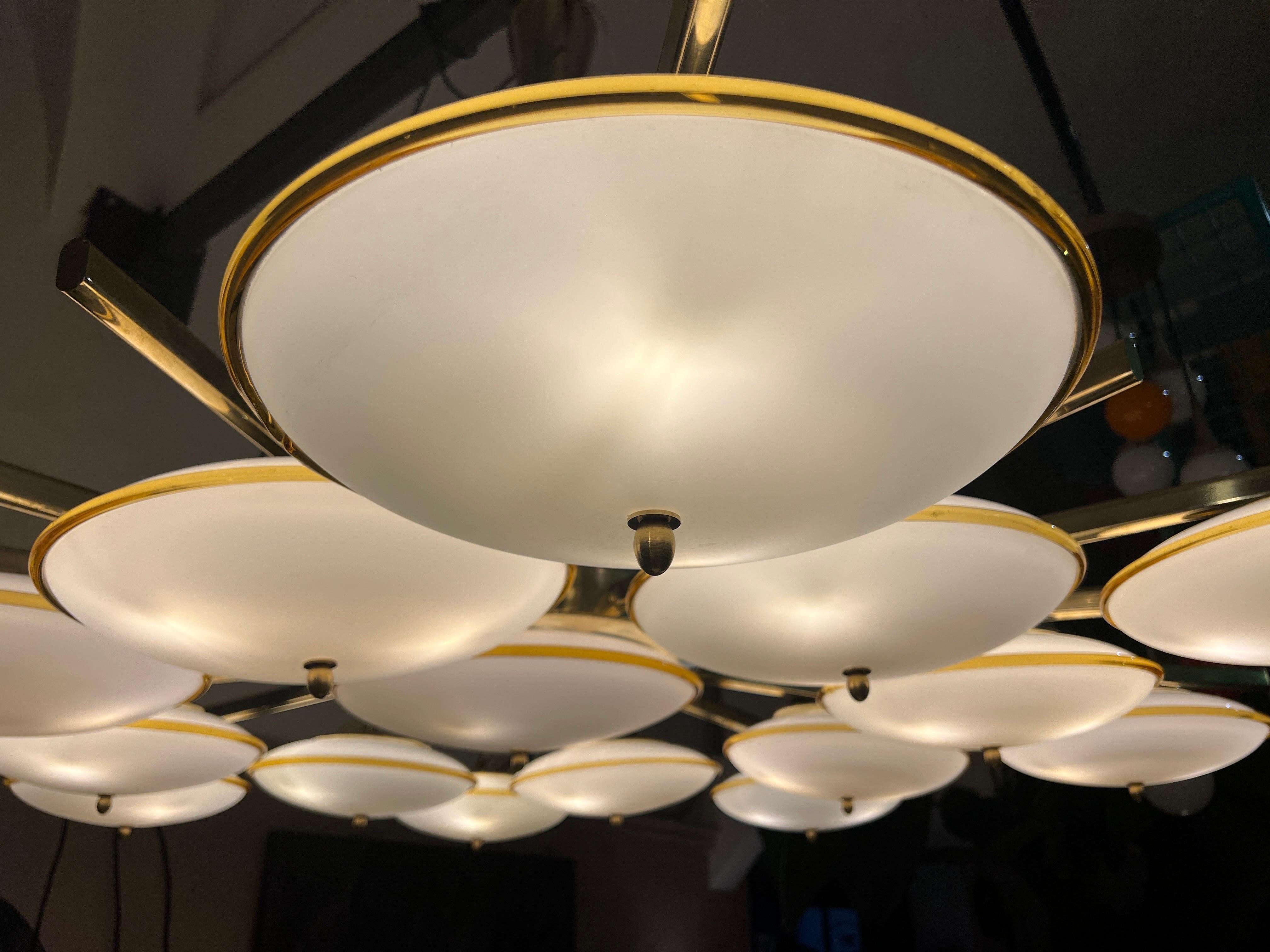 Large Round White and Amber Toned Murano Glass Chandelier by Vistosi, 1970 For Sale 1