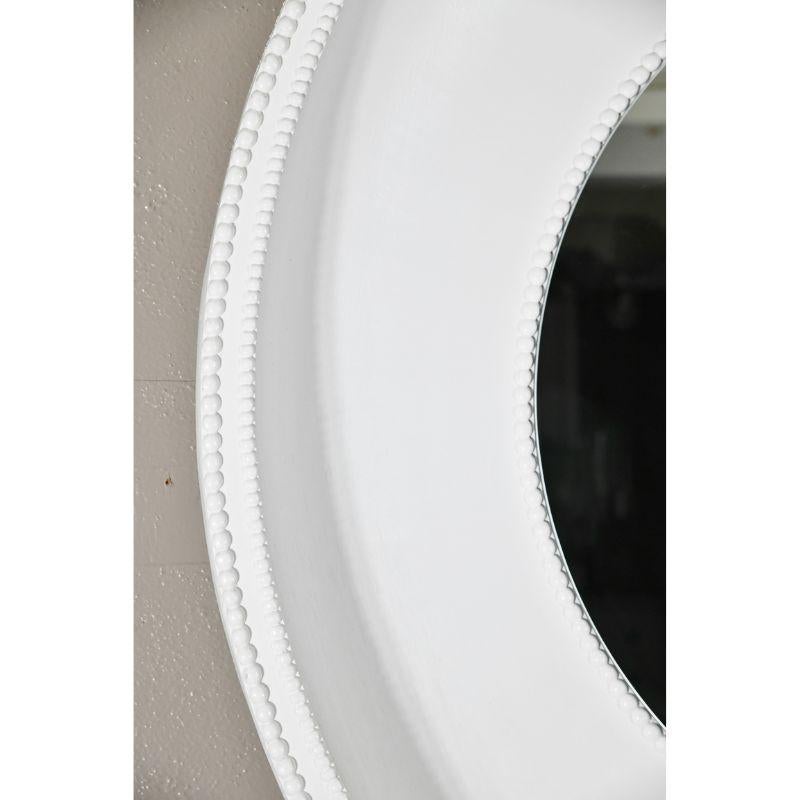 Large Round White Plaster Mirror With Bead Edge In Good Condition For Sale In Locust Valley, NY