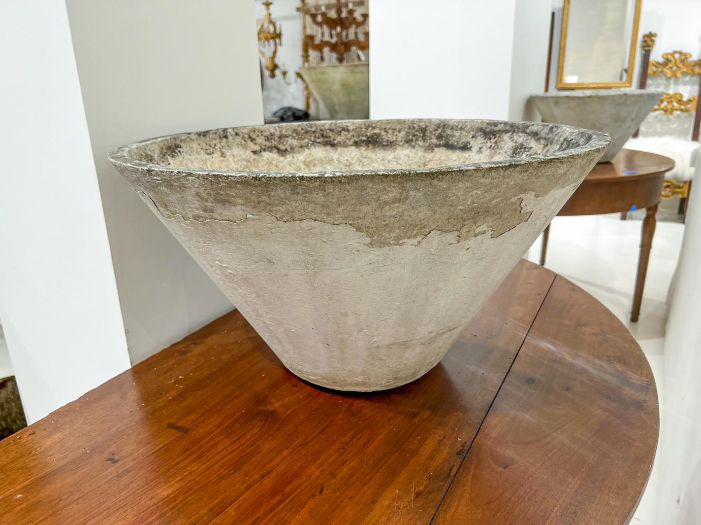 Large Round Willy Guhl Jardiniere In Distressed Condition In New Orleans, LA