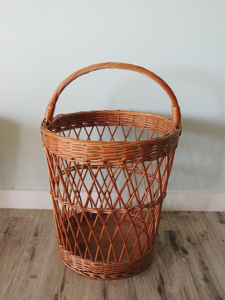 Large Round Woven Basket with Handle For Sale at 1stDibs