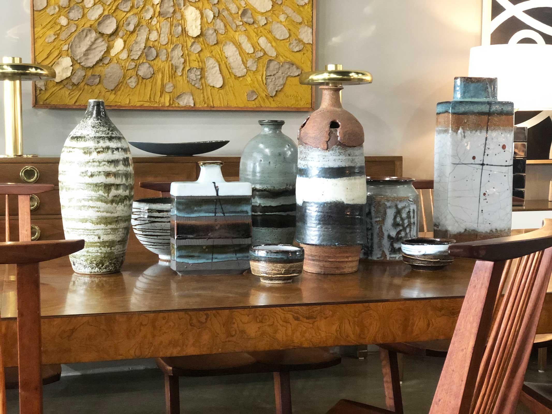 Ceramista e pittore, Albert Green (1914 - 1994) si è guadagnato una reputazione internazionale grazie alle sue ceramiche, al gres e alle tele. Laureatosi all'Università della Pennsylvania, studia pittura alla Art Students League di New York,