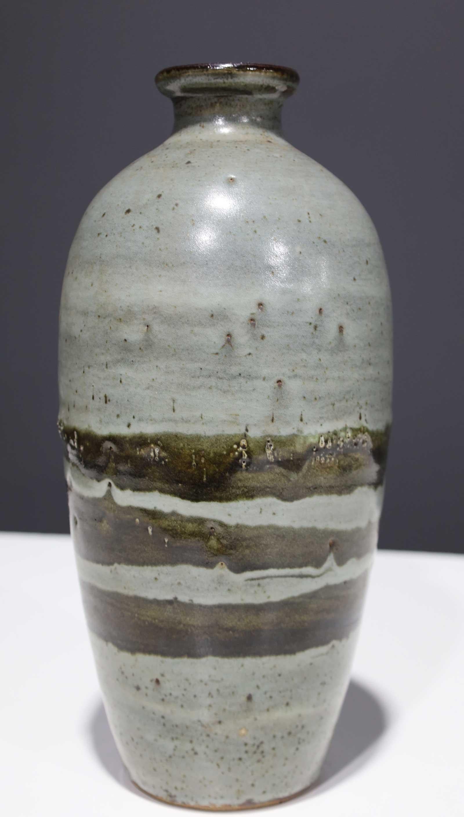 Nord-américain Grand vase en céramique arrondi d'Albert Green en vente