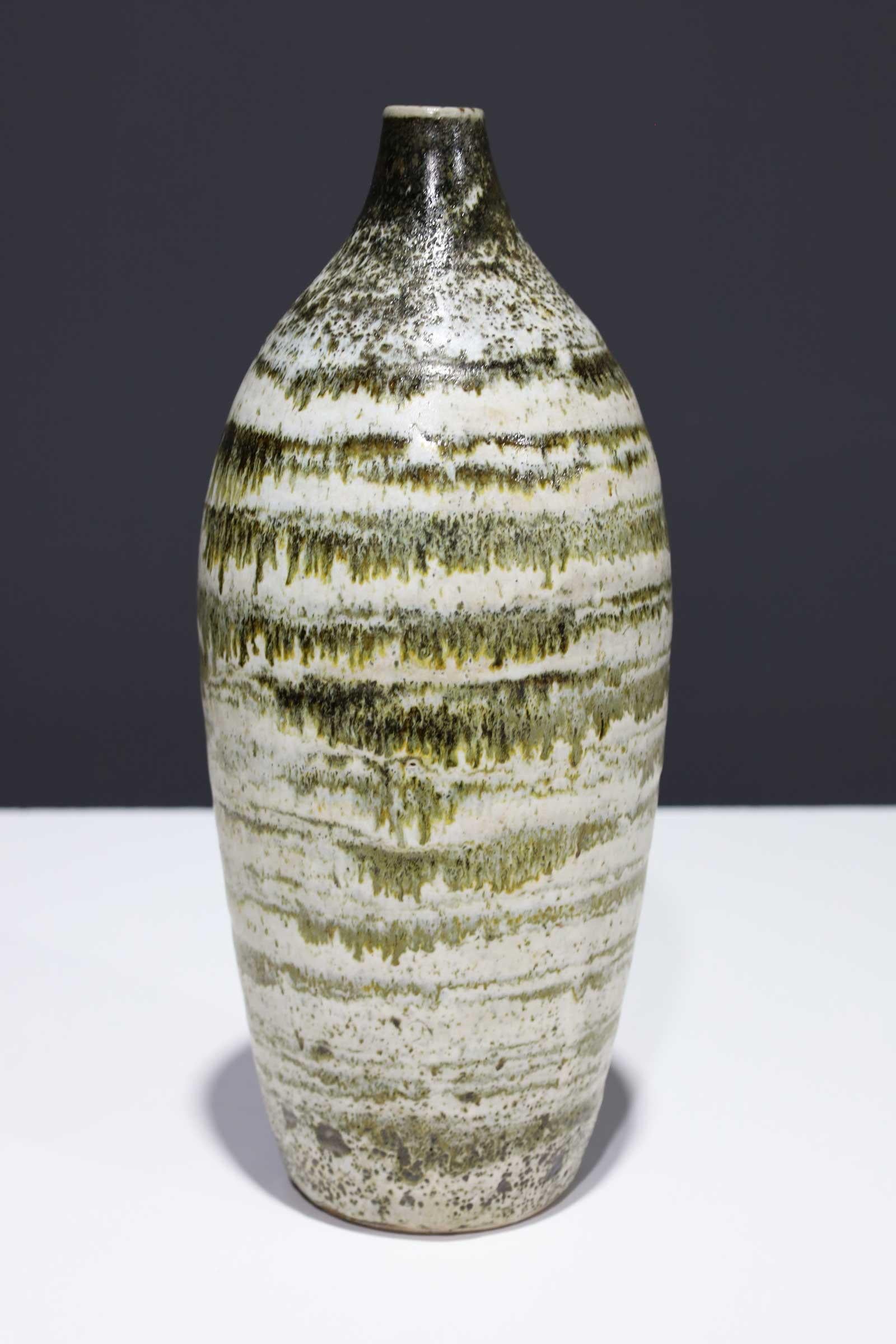 Large Rounded Ceramic Vase by Albert Green In Excellent Condition For Sale In Dallas, TX