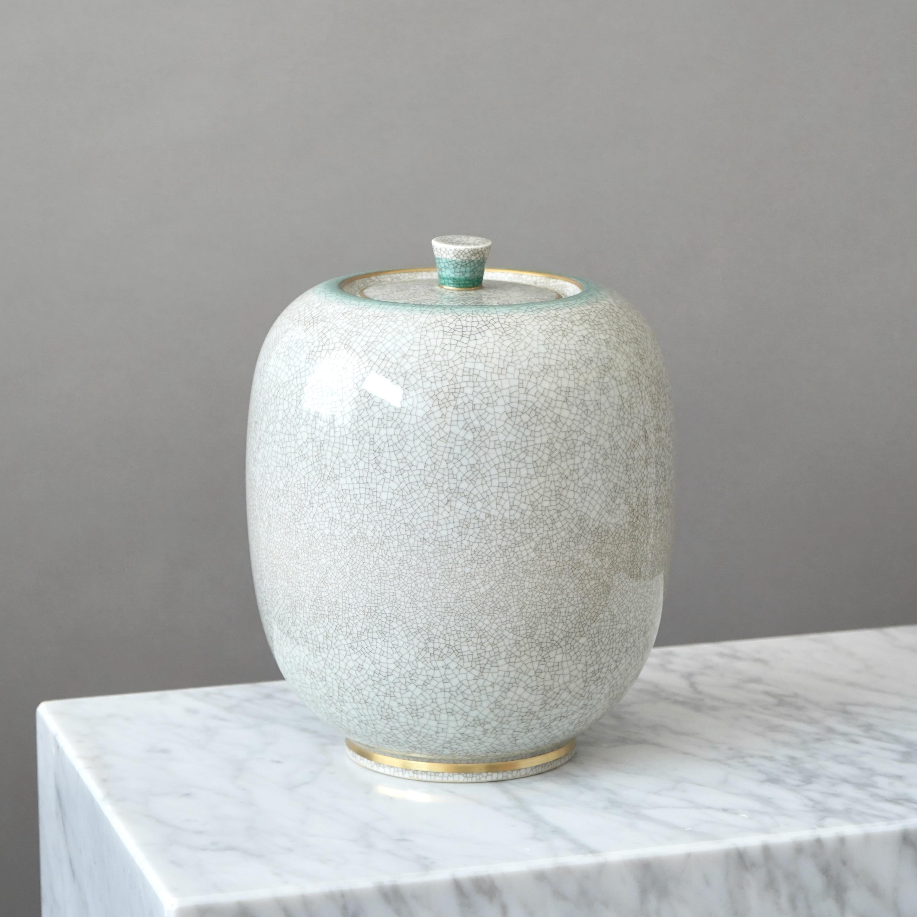 Scandinavo moderno Urna con coperchio grande di Royal Copenhagen in vetro craquelé. Thorkild Olsen, Danimarca, 1951. in vendita
