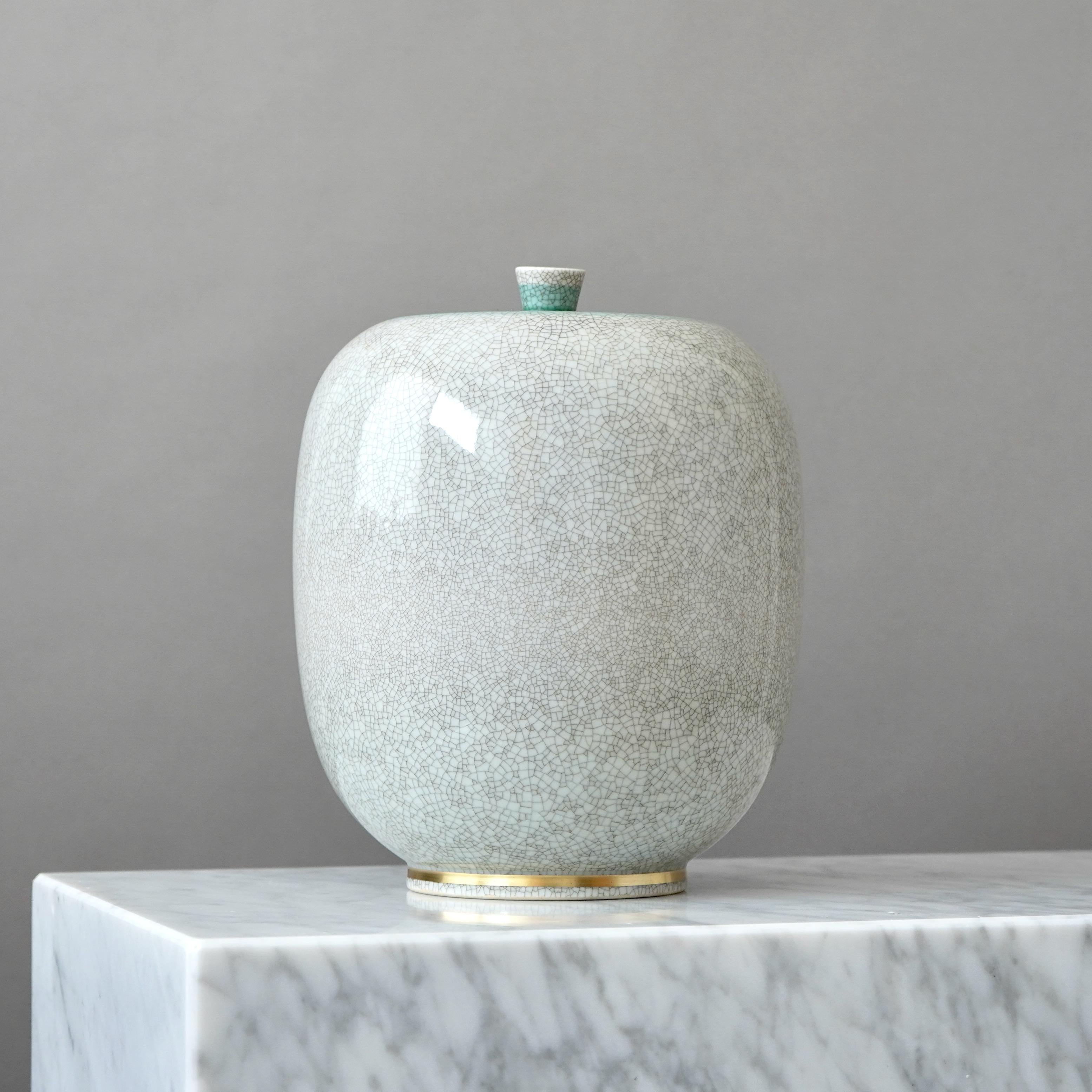 Smaltato Urna con coperchio grande di Royal Copenhagen in vetro craquelé. Thorkild Olsen, Danimarca, 1951. in vendita