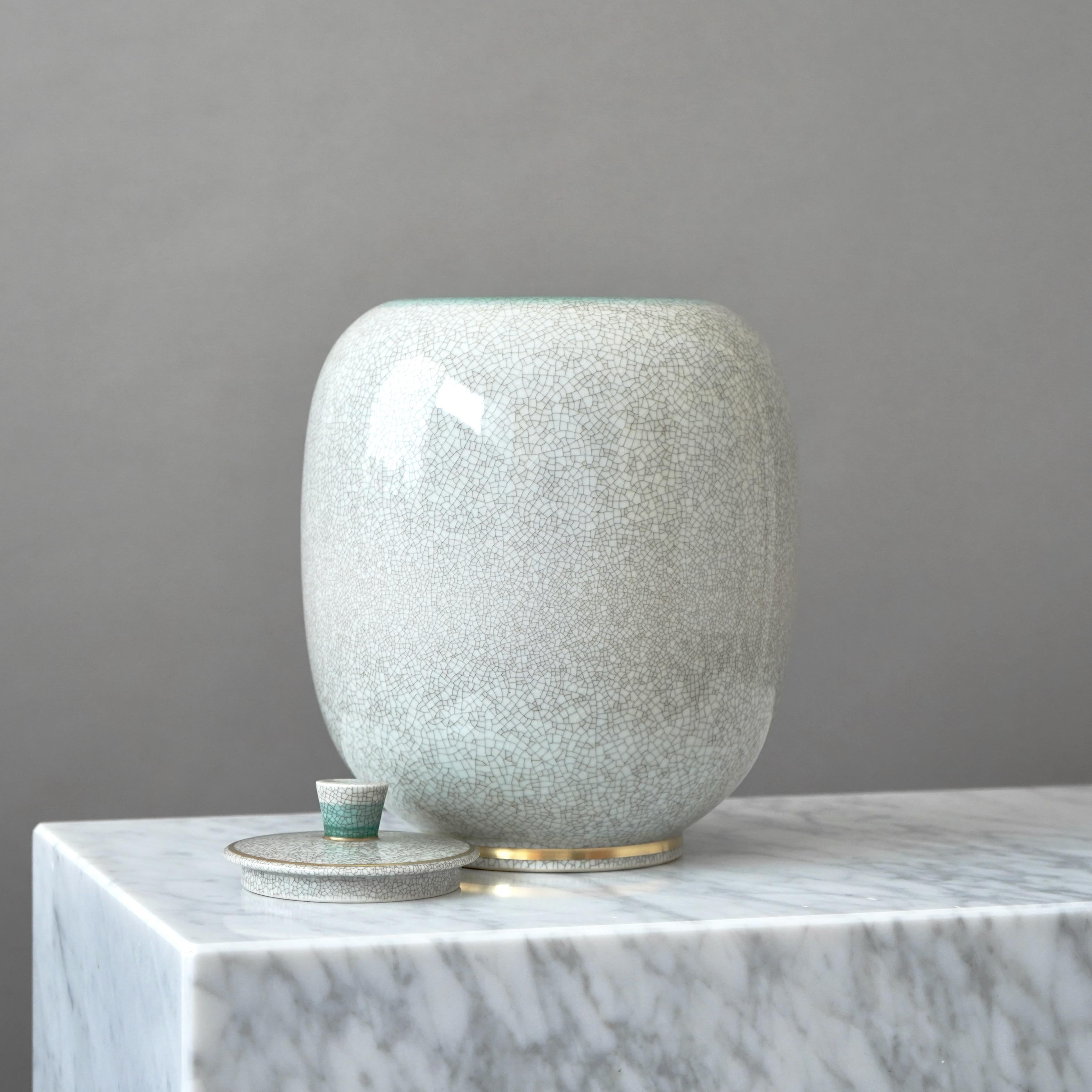 Urna con coperchio grande di Royal Copenhagen in vetro craquelé. Thorkild Olsen, Danimarca, 1951. In condizioni buone in vendita a Malmö, SE