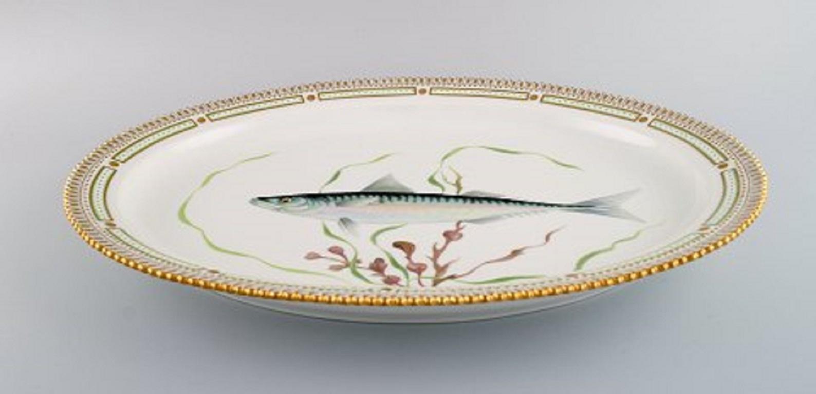 Large Royal Copenhagen Fauna Danica Serving Dish in Hand-Painted Porcelain 1