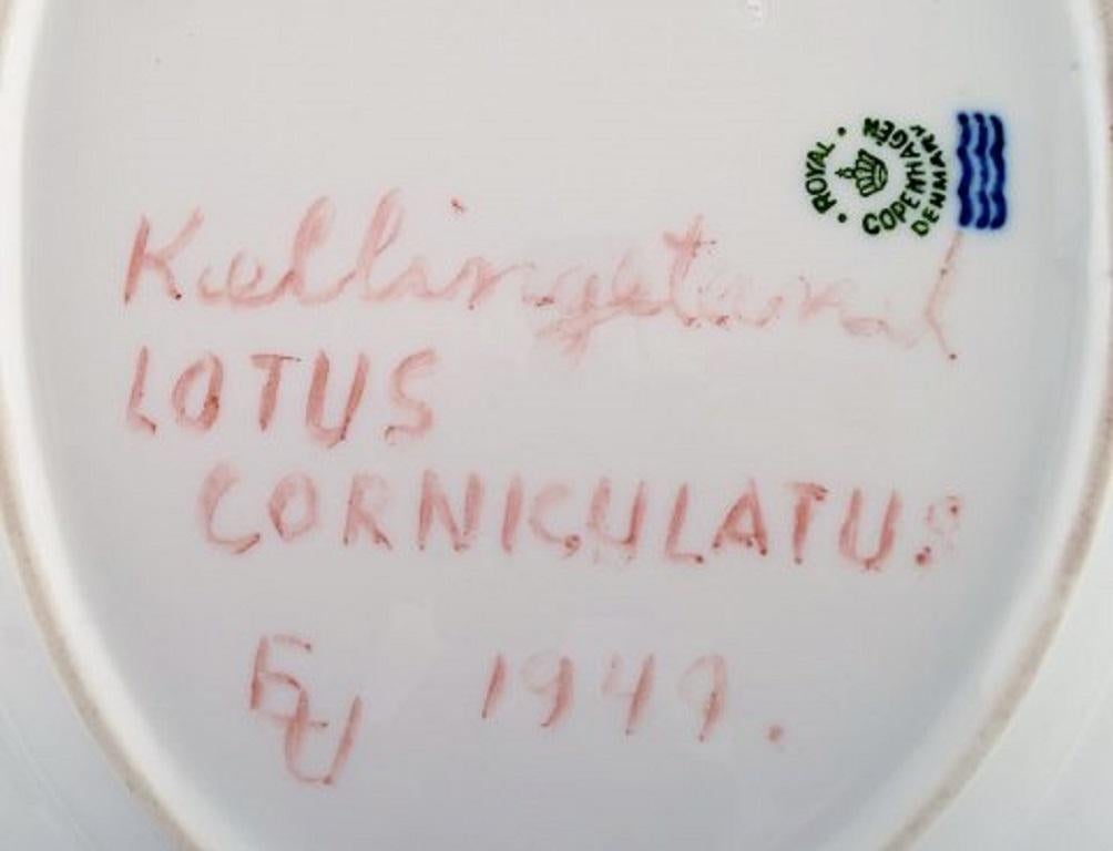 Large Royal Copenhagen Flora Danica Dish in Hand Painted Porcelain, Dated 1947 1