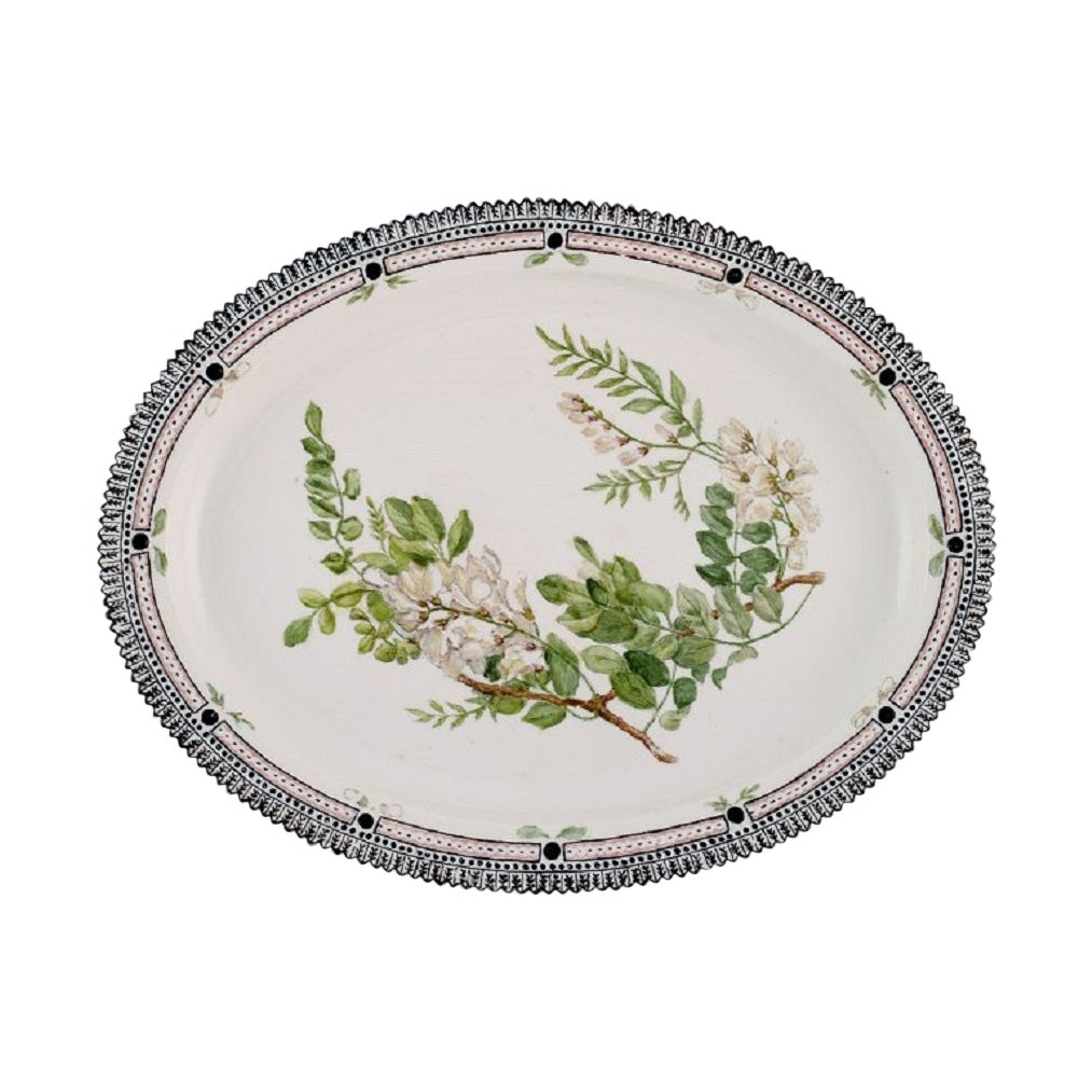 Große Royal Copenhagen Flora Danica Servierschale aus handbemalter Porzellan im Angebot