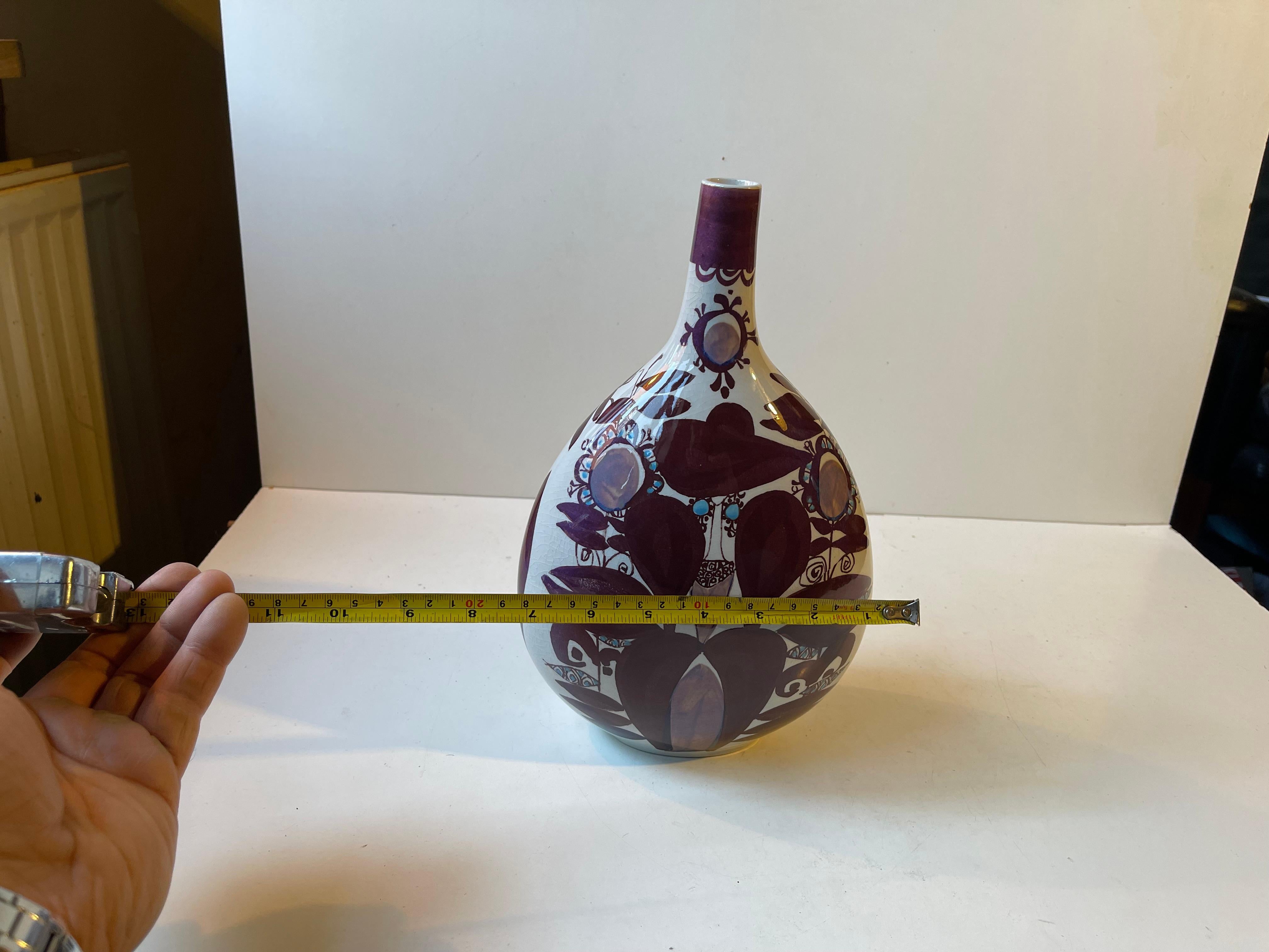Große Royal Copenhagen-Vase in Maroon und Lila von Kari Christensen, 1960er Jahre (Ende des 20. Jahrhunderts) im Angebot