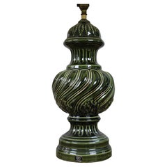 Grande lampada da tavolo in ceramica smaltata verde di Royal Doulton con paralume