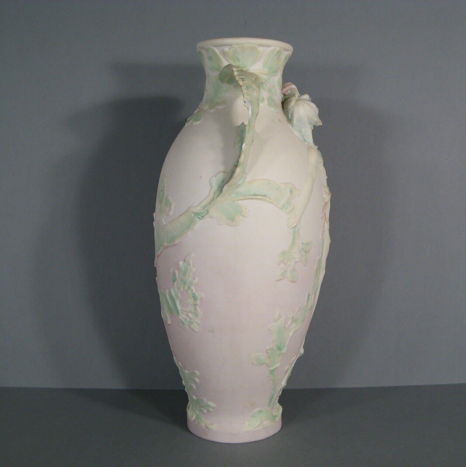 Stile impero Grande vaso Royal Dux in stile liberty con decorazioni di giovani e Horn - 1Y166